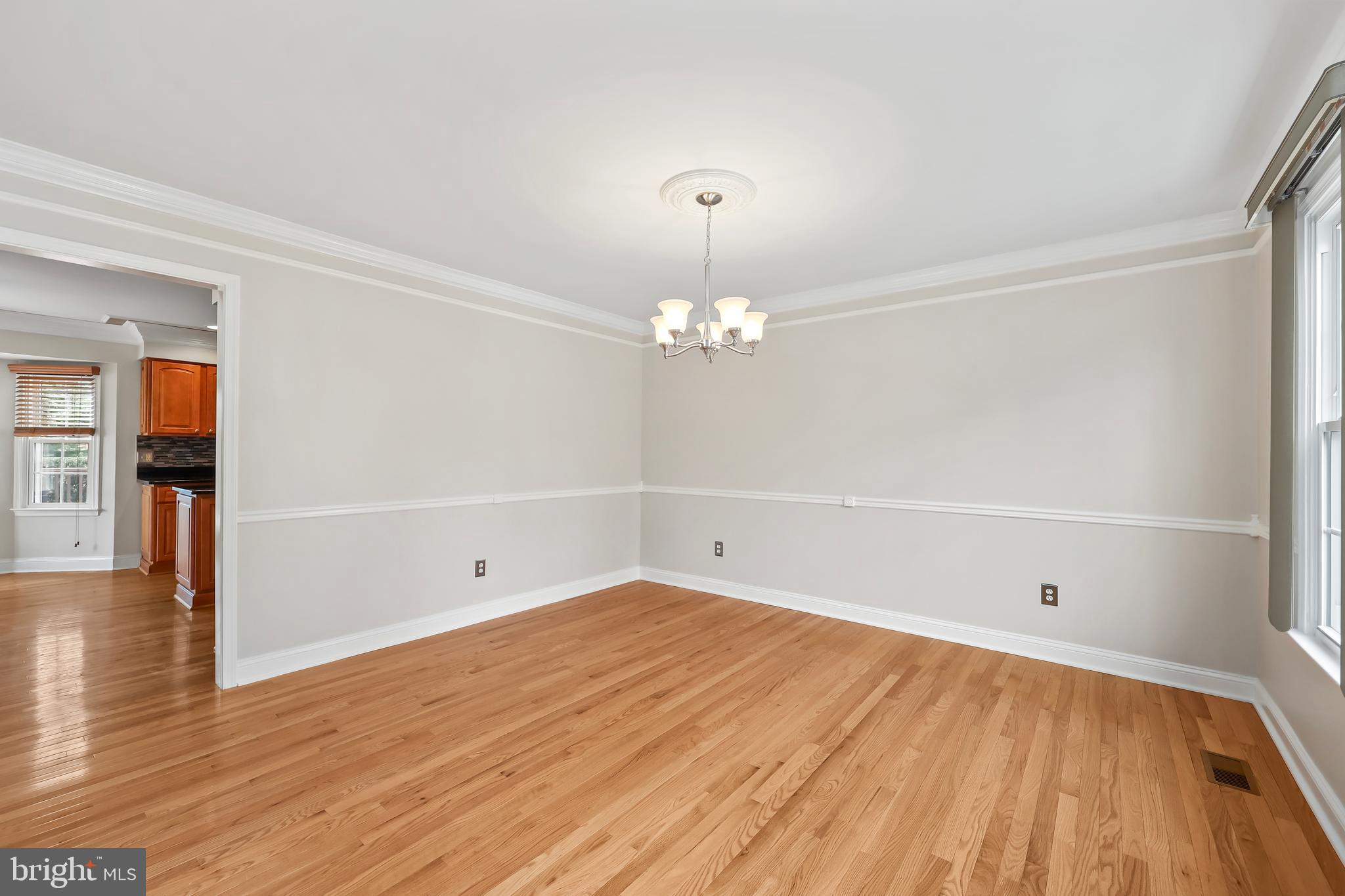 COUNTRY CLUB/LAKE MONTCLAIR - Residential