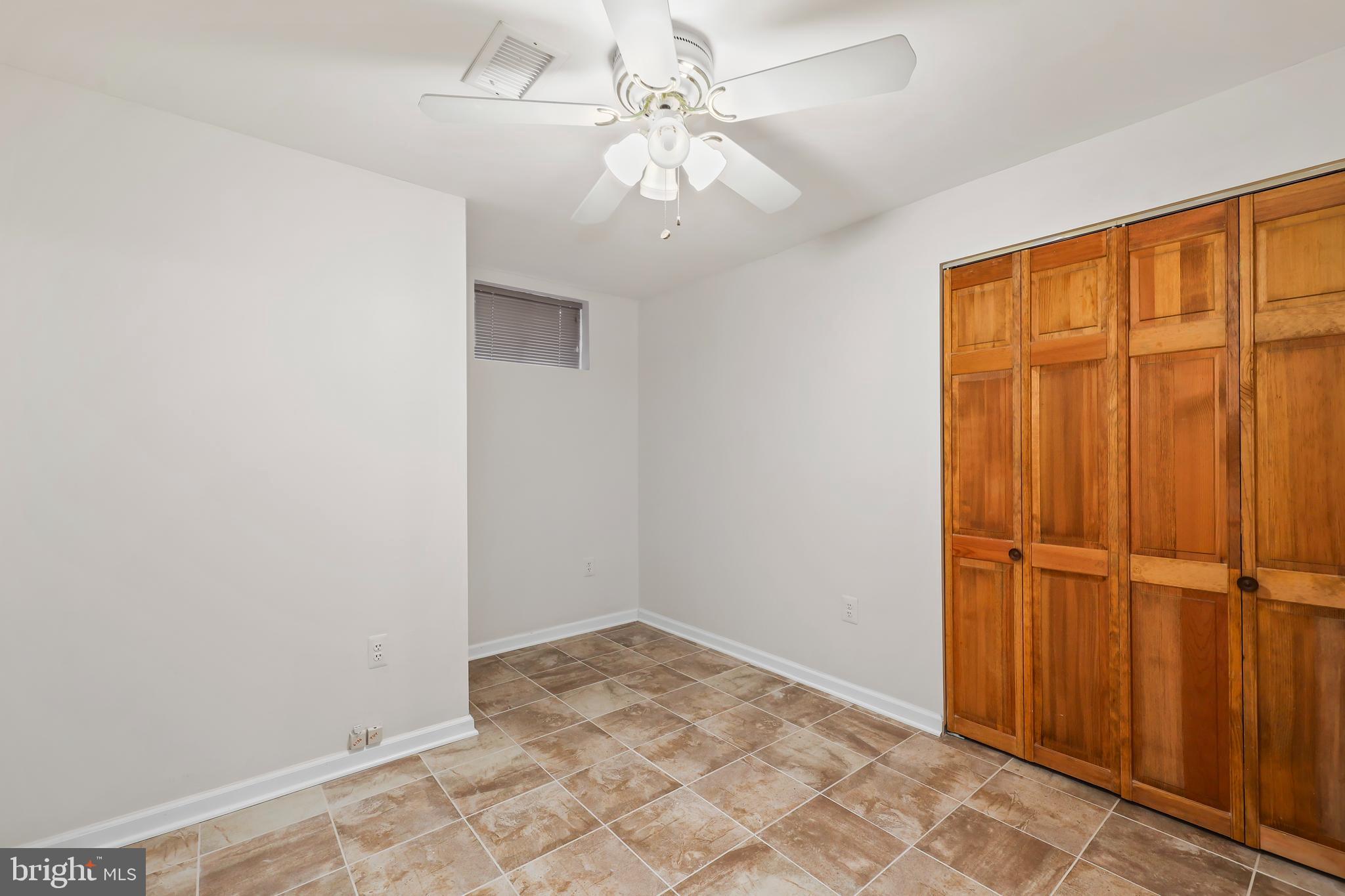 COUNTRY CLUB/LAKE MONTCLAIR - Residential