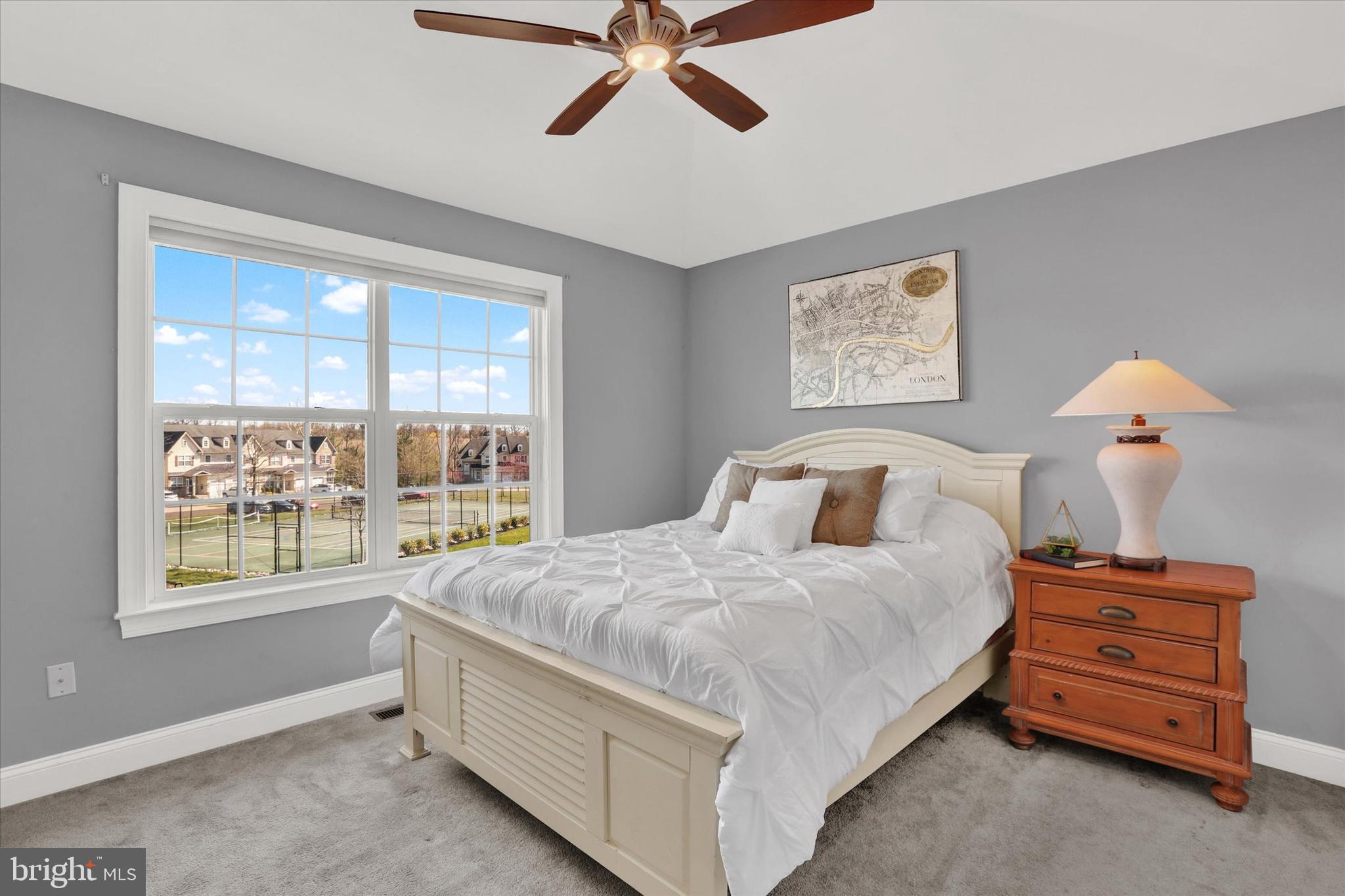 TH AT HERITAGE CNTR - Residential