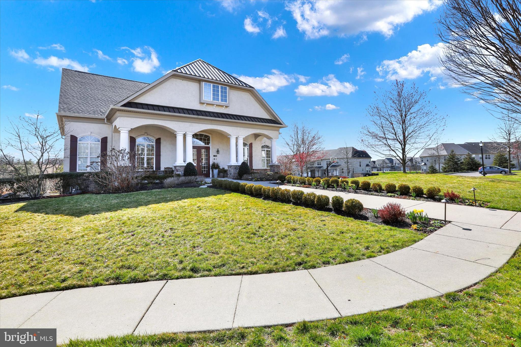 TH AT HERITAGE CNTR - Residential