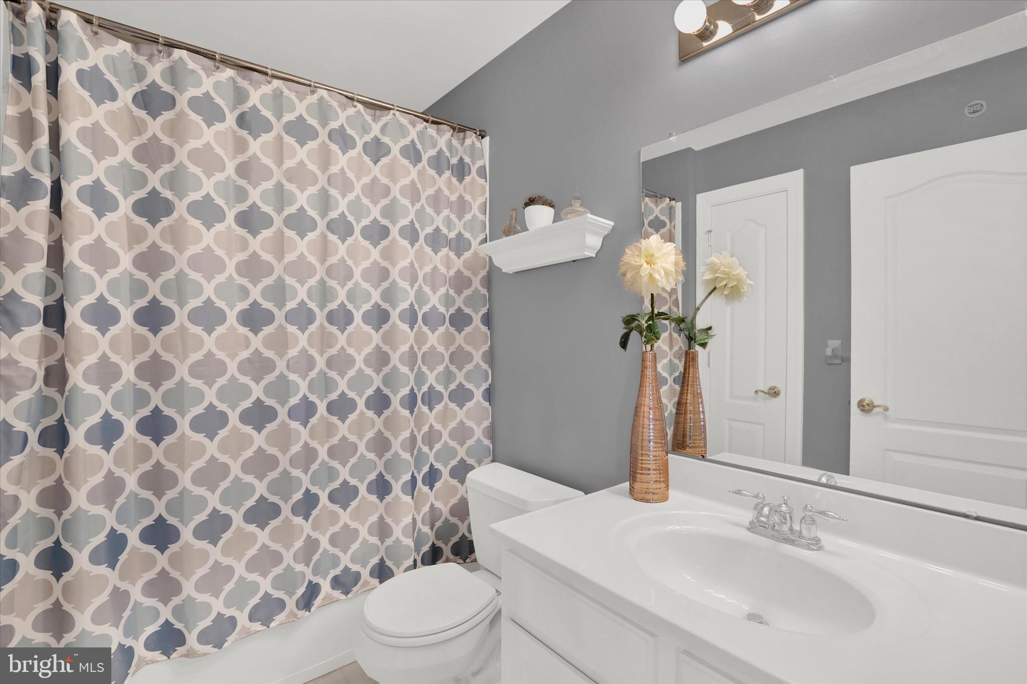 TH AT HERITAGE CNTR - Residential