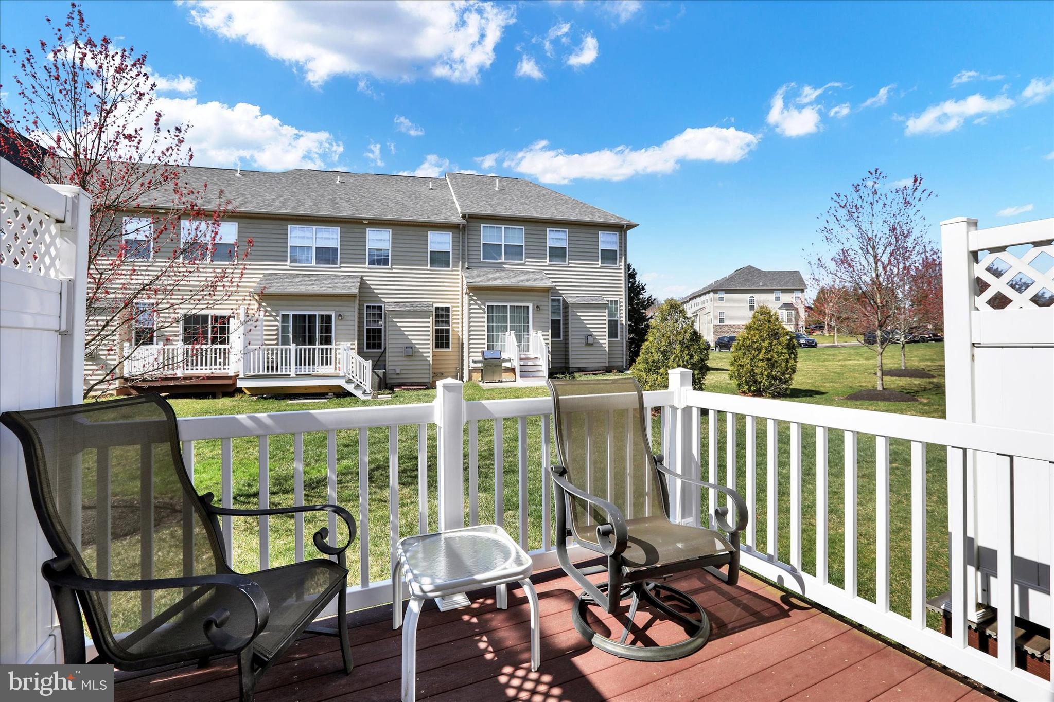 TH AT HERITAGE CNTR - Residential