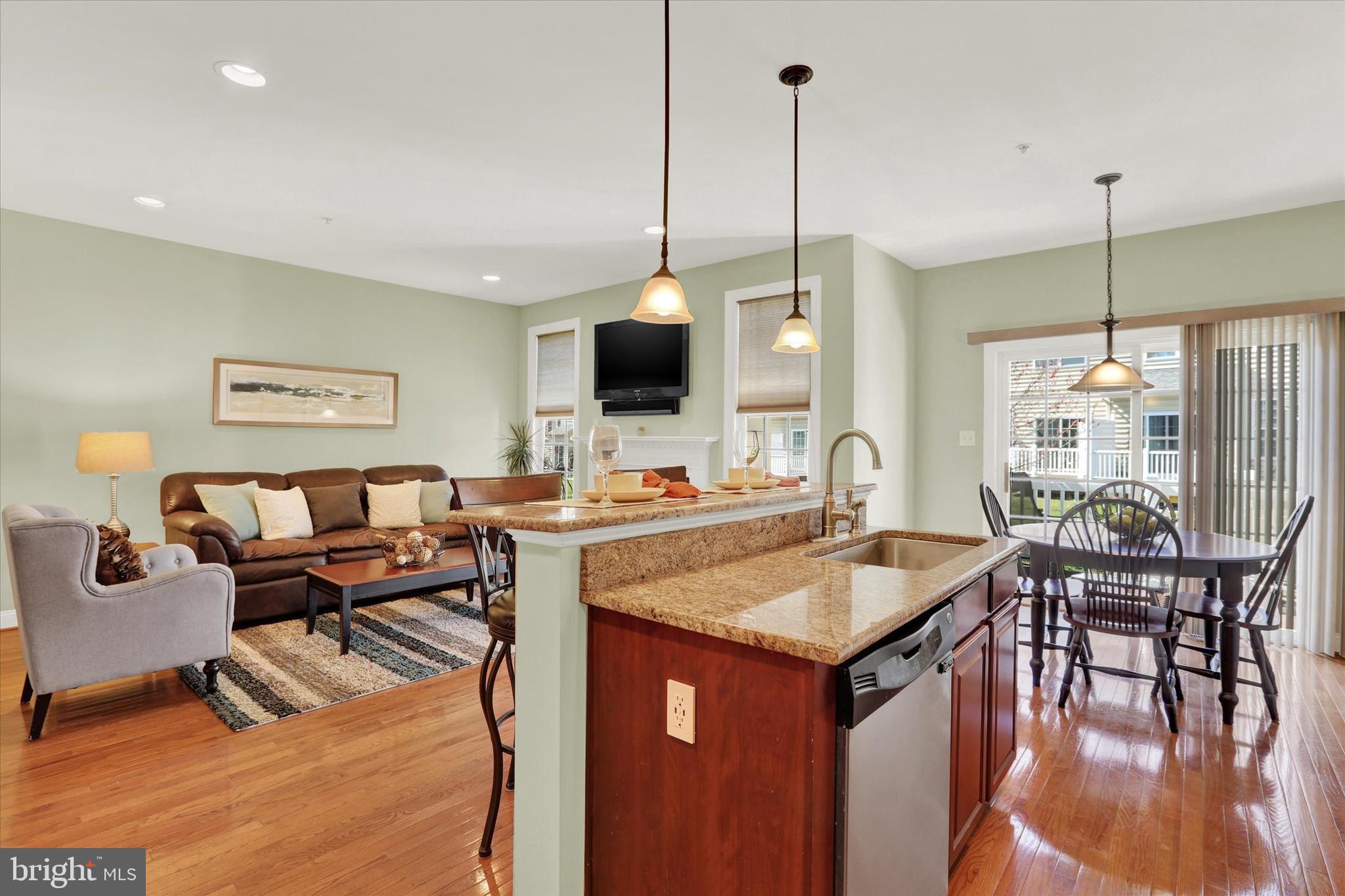 TH AT HERITAGE CNTR - Residential