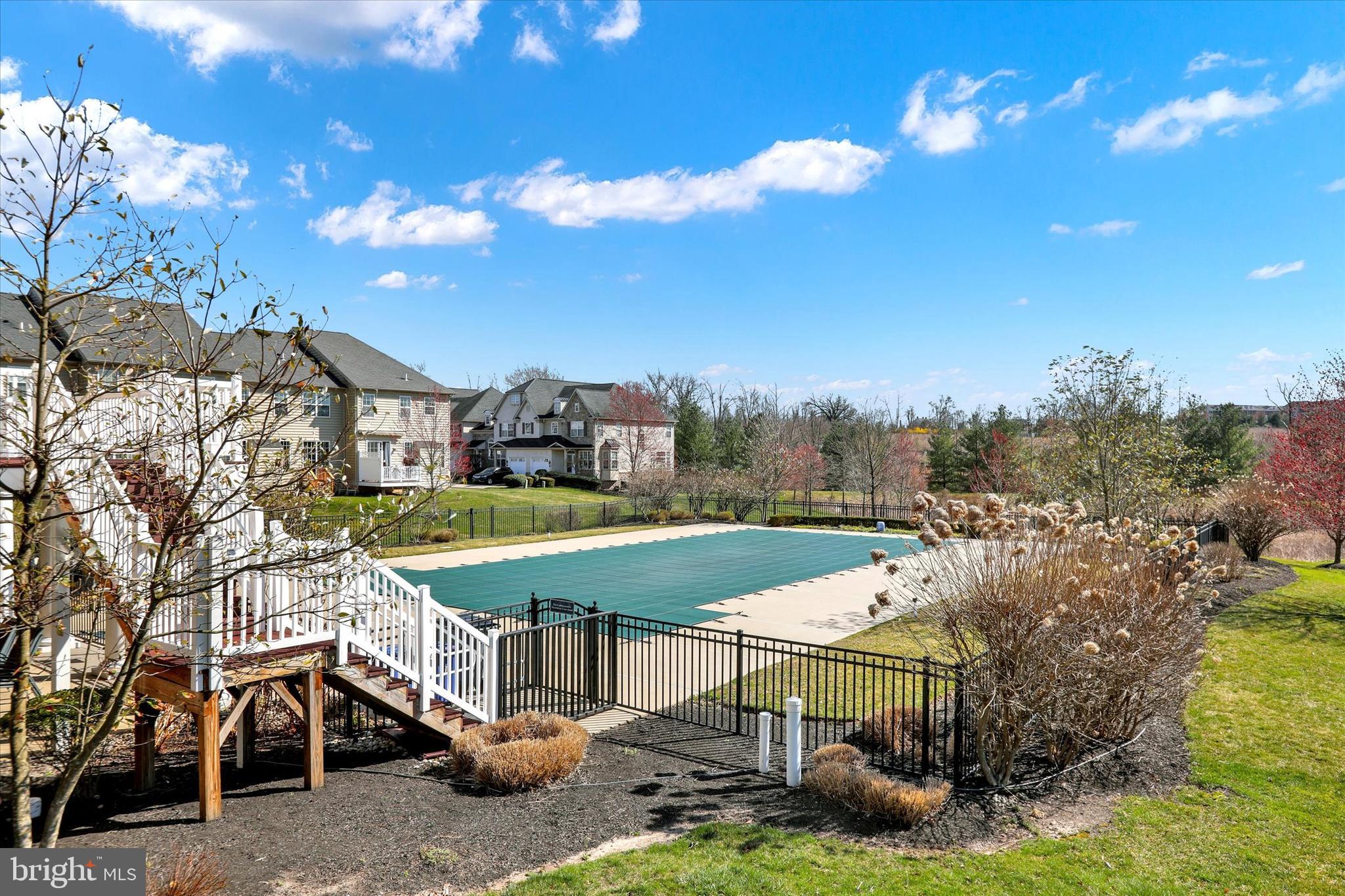 TH AT HERITAGE CNTR - Residential