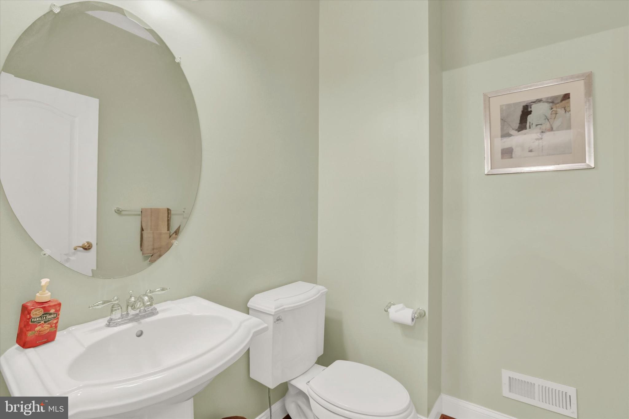 TH AT HERITAGE CNTR - Residential