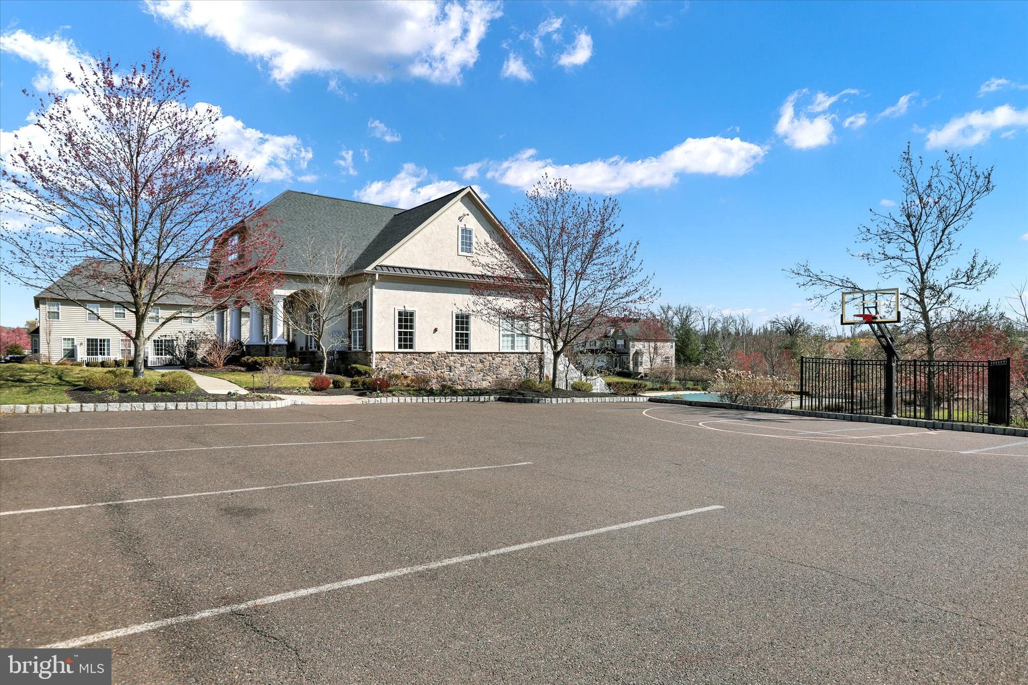 TH AT HERITAGE CNTR - Residential