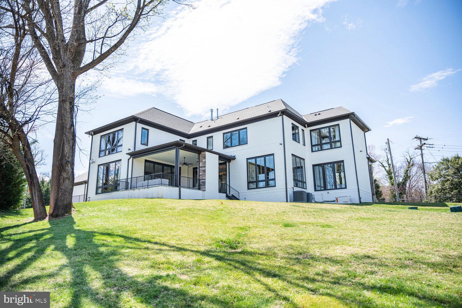 ROLLING VALLEY - Residential