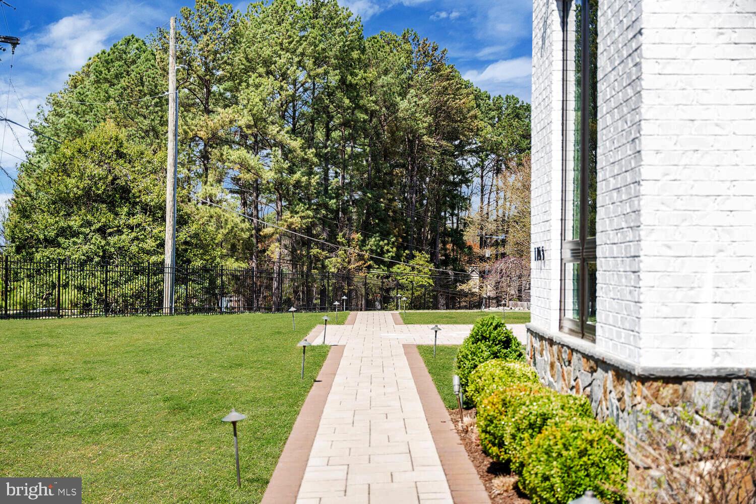 ROLLING VALLEY - Residential