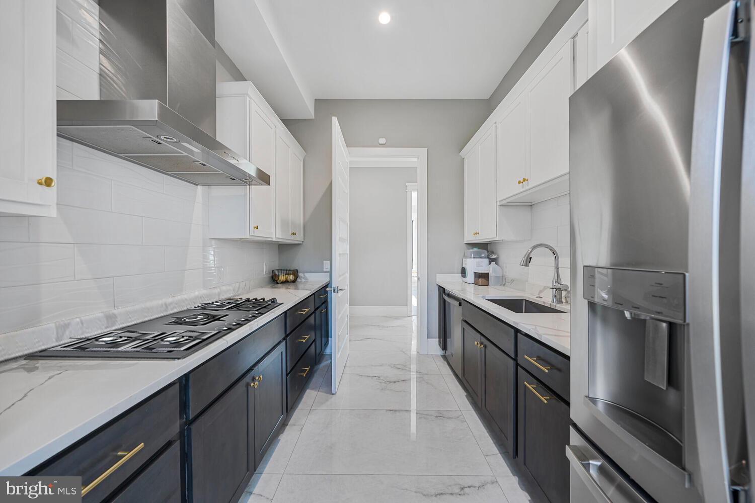 ROLLING VALLEY - Residential