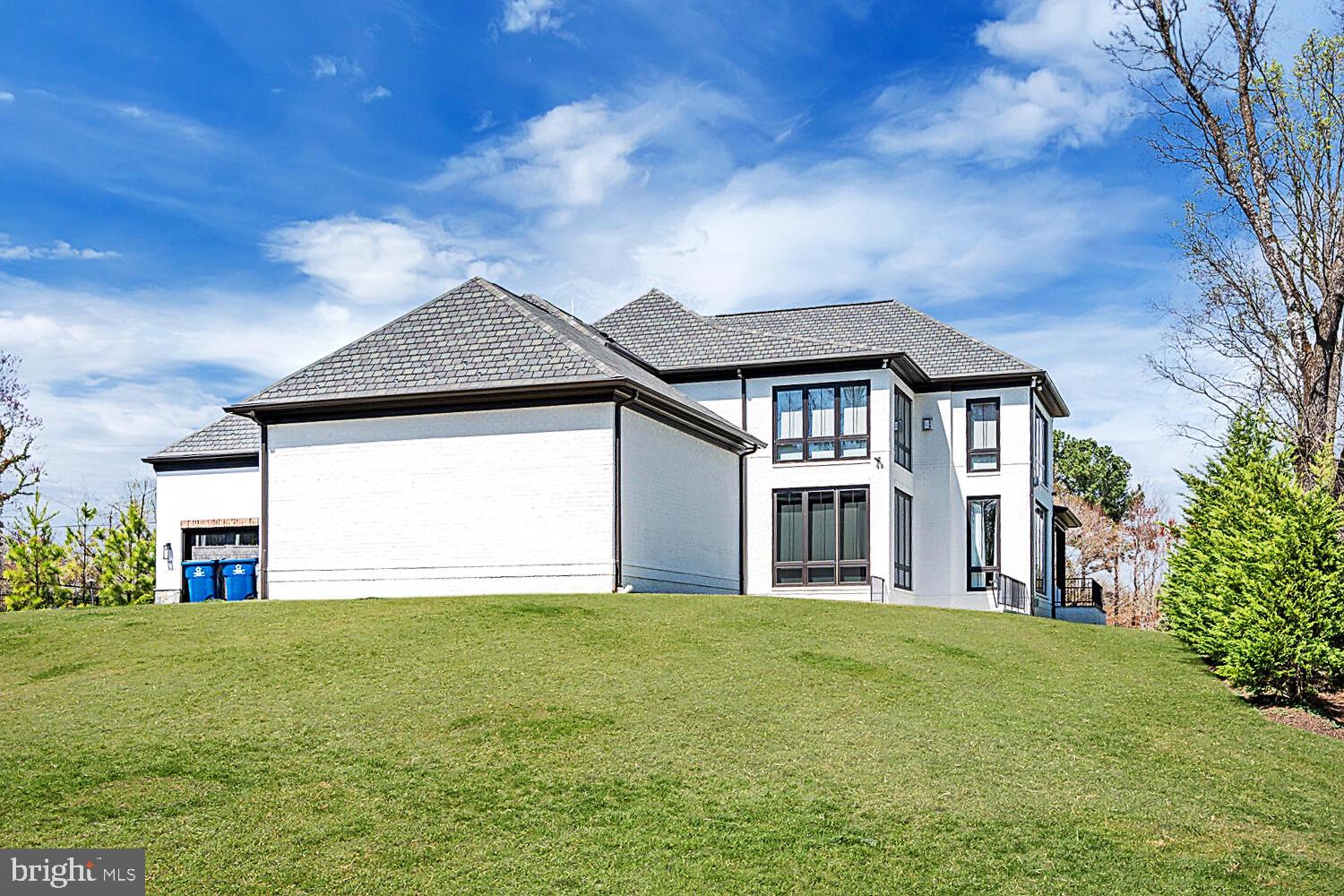 ROLLING VALLEY - Residential