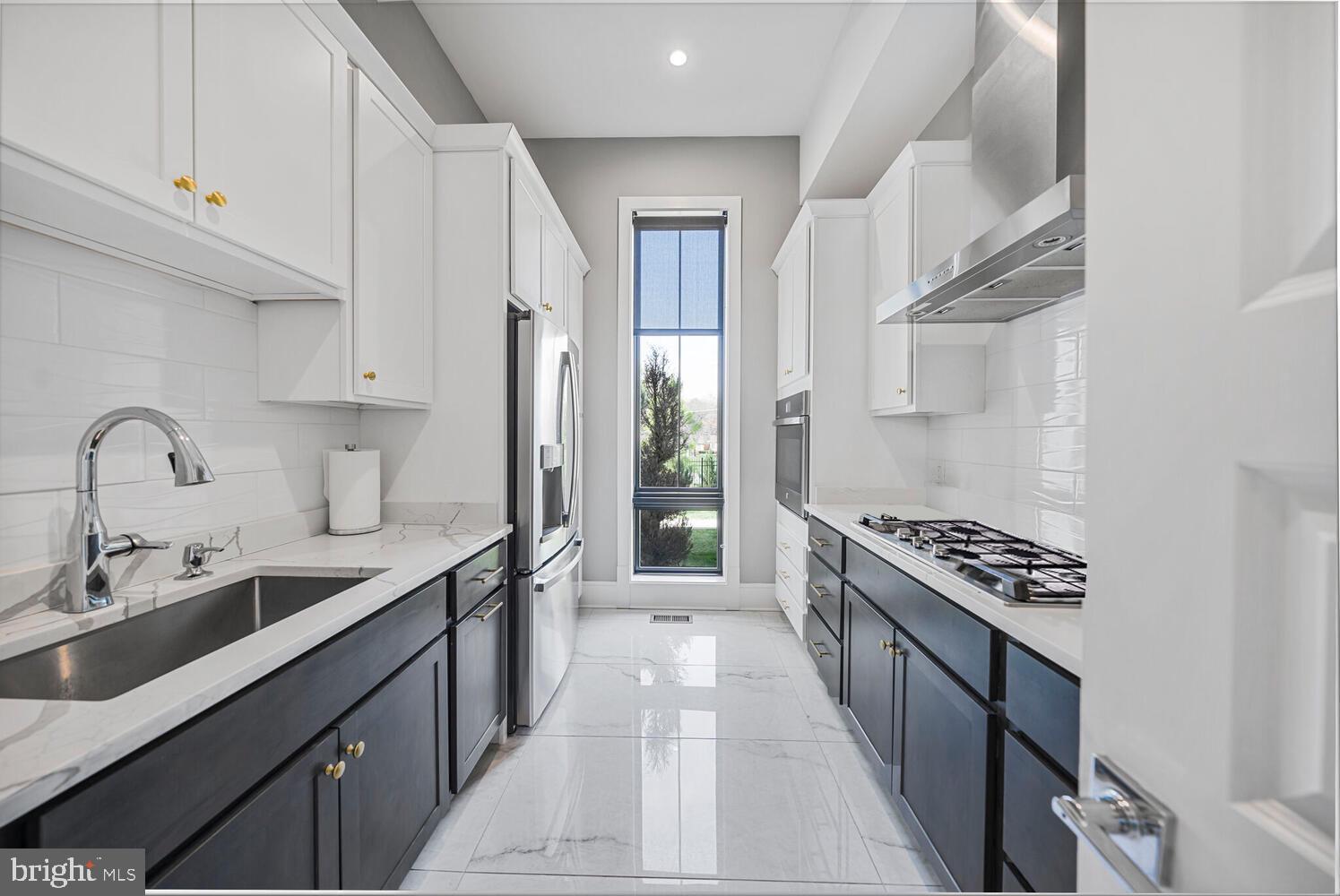 ROLLING VALLEY - Residential