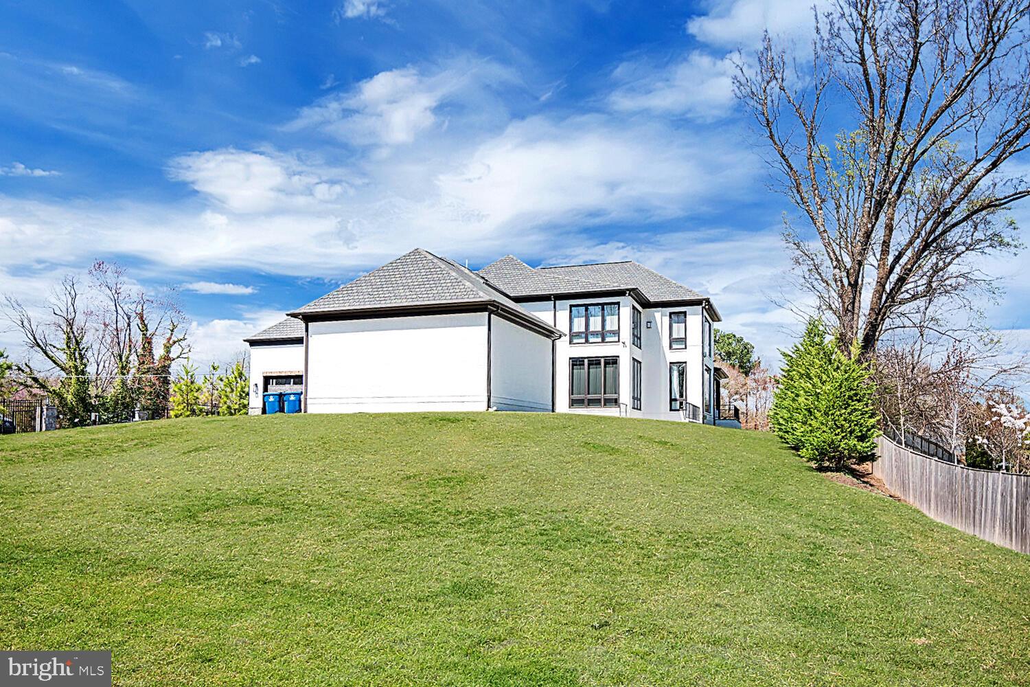 ROLLING VALLEY - Residential