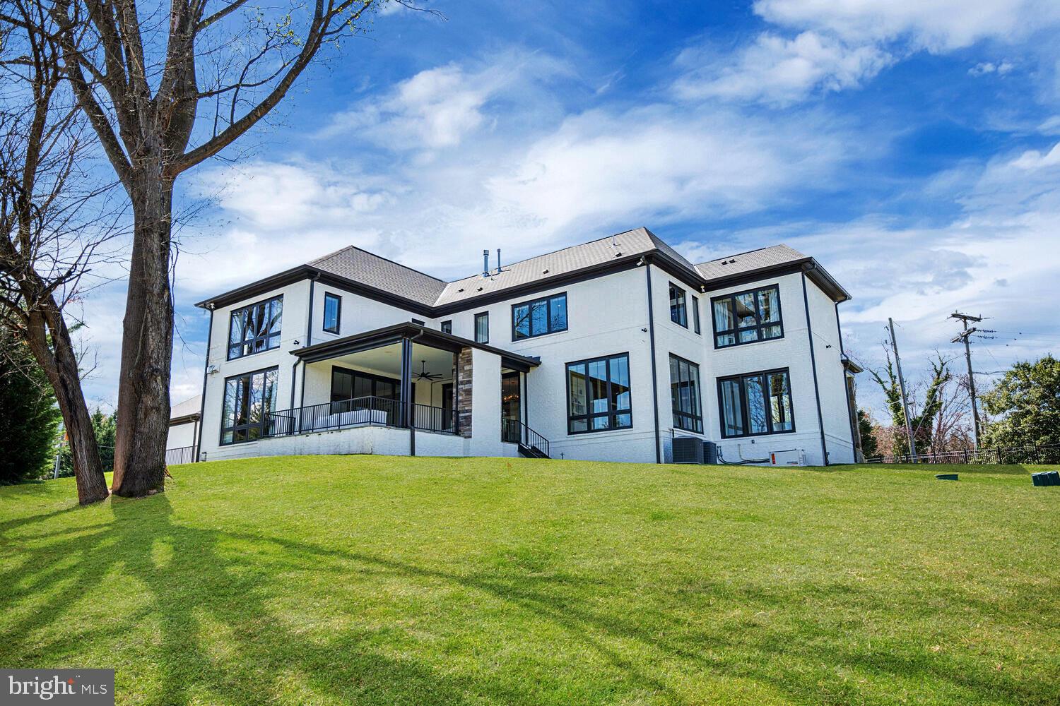 ROLLING VALLEY - Residential