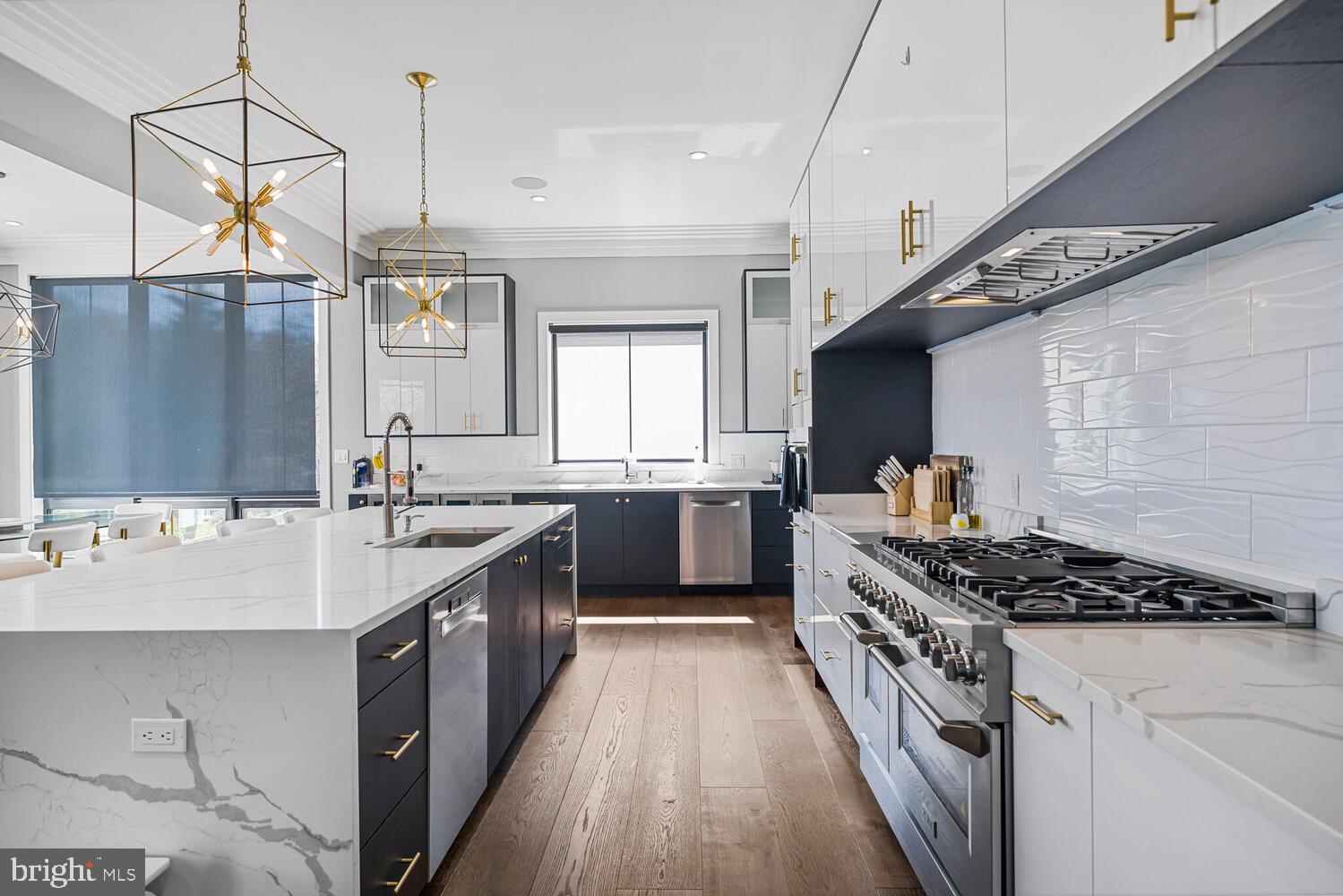 ROLLING VALLEY - Residential