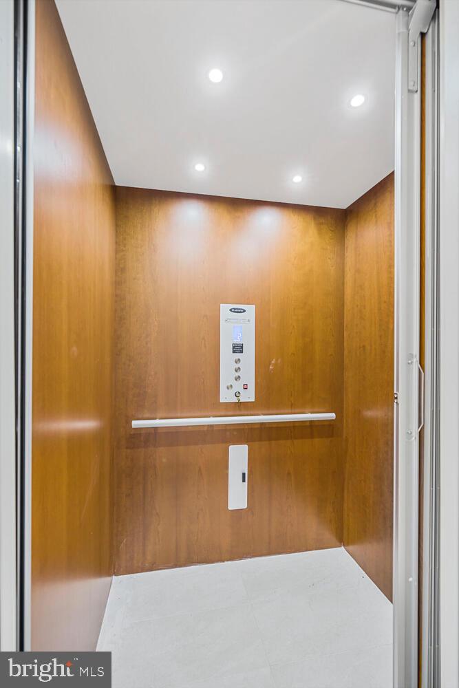 ROLLING VALLEY - Residential