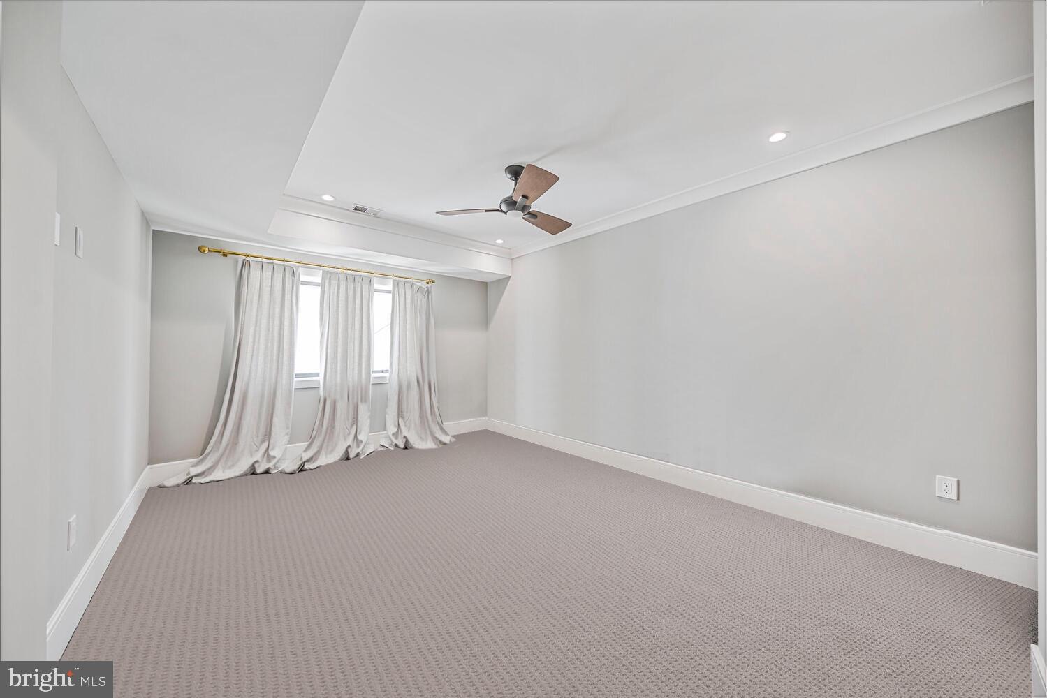 ROLLING VALLEY - Residential