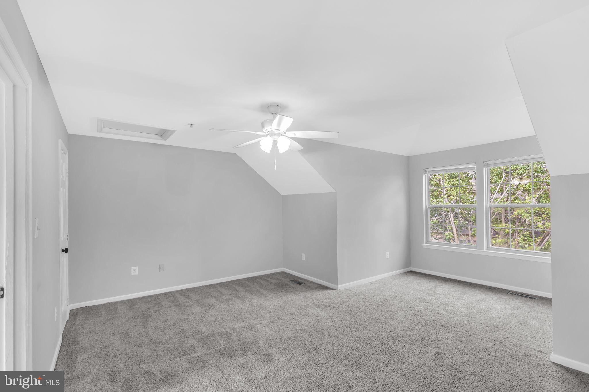 CROMWELL FOUNTAIN - Residential