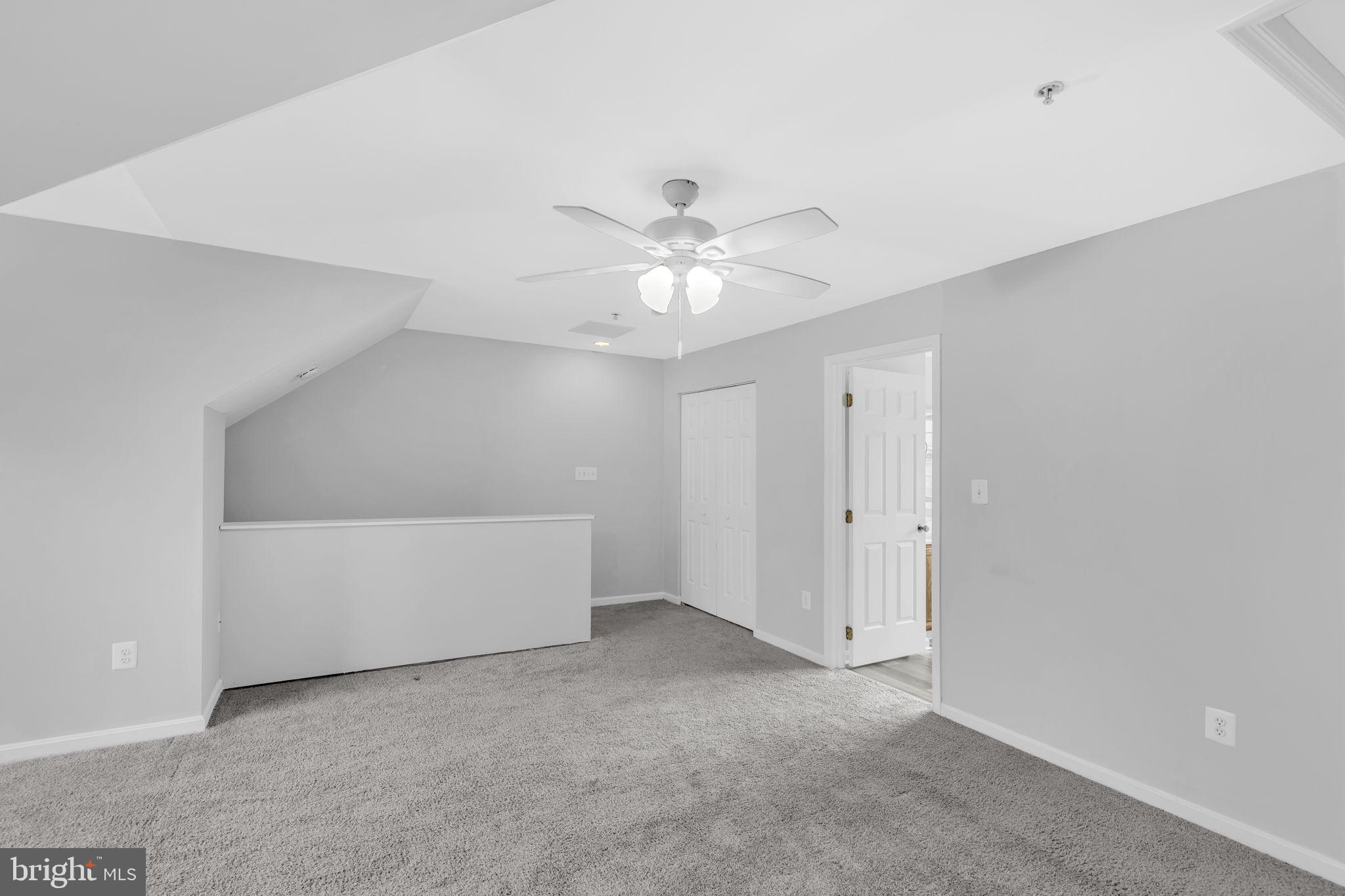 CROMWELL FOUNTAIN - Residential