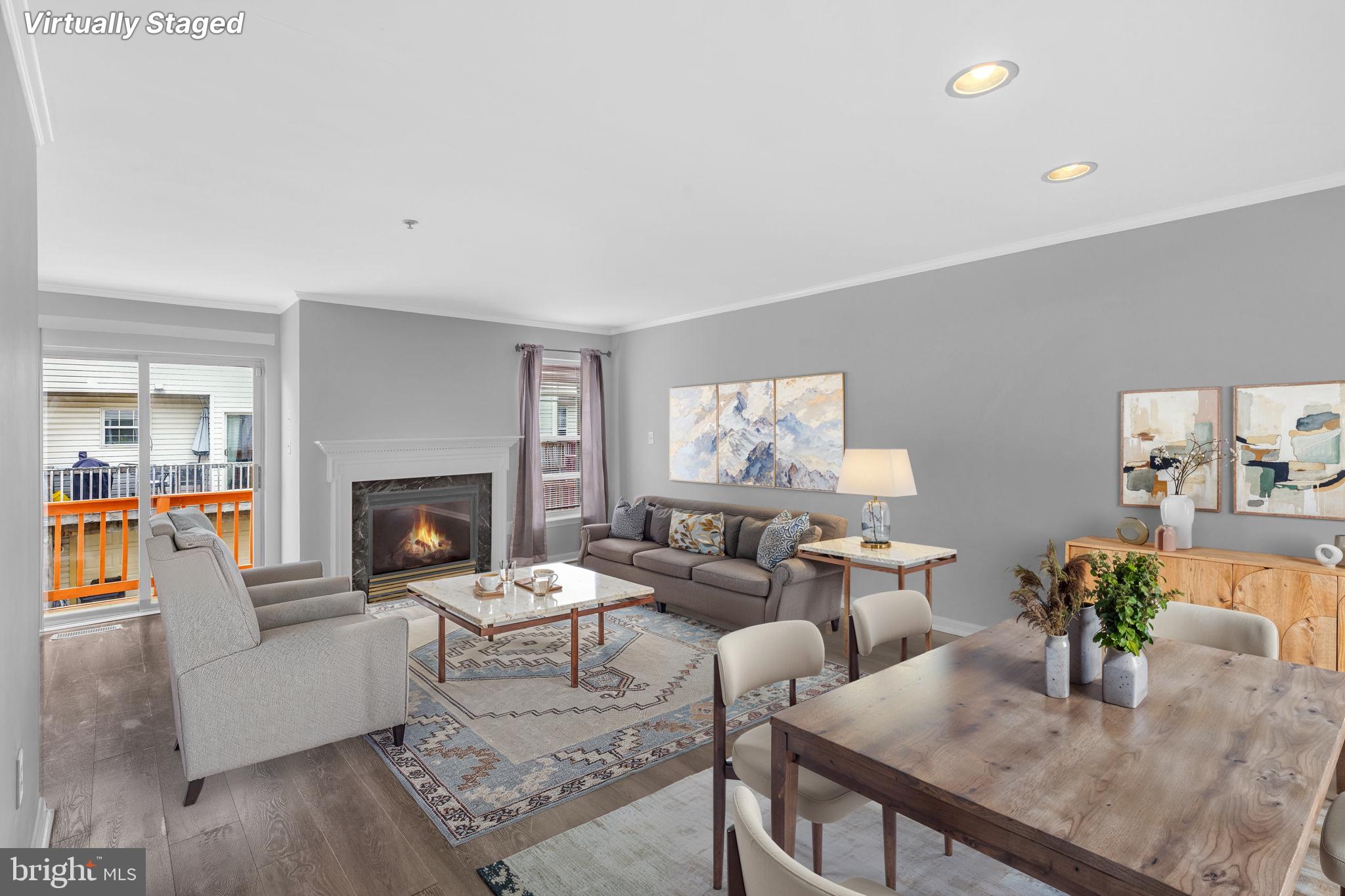 CROMWELL FOUNTAIN - Residential