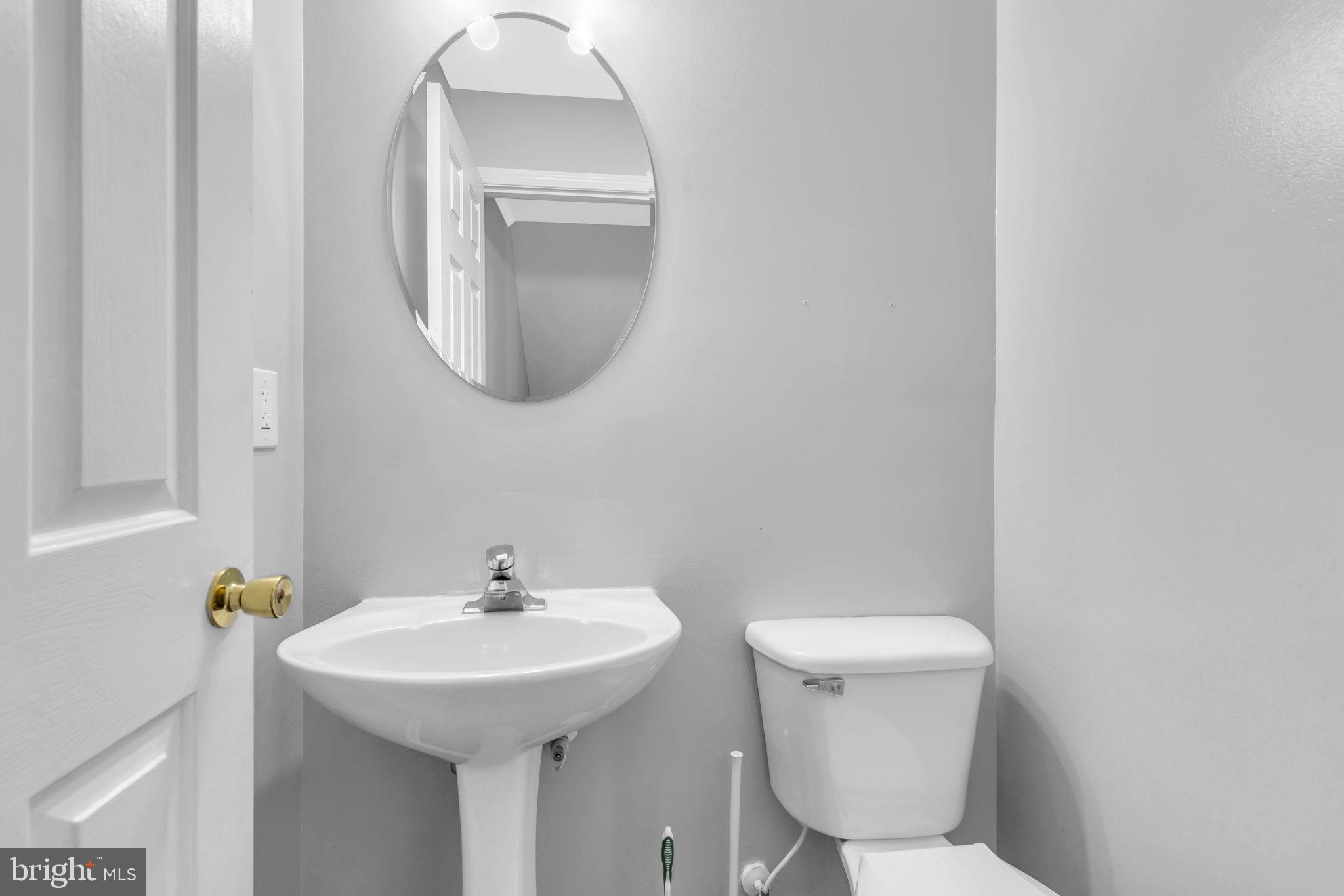 CROMWELL FOUNTAIN - Residential