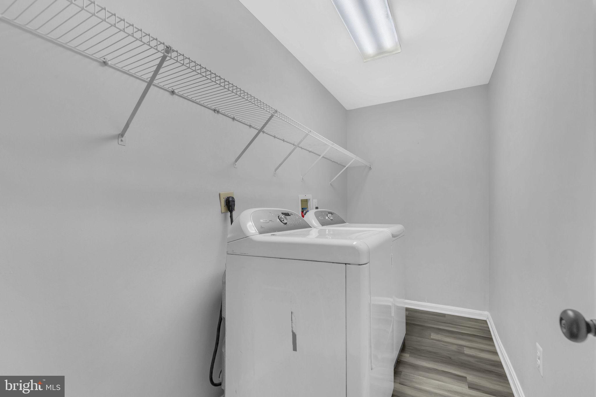 CROMWELL FOUNTAIN - Residential