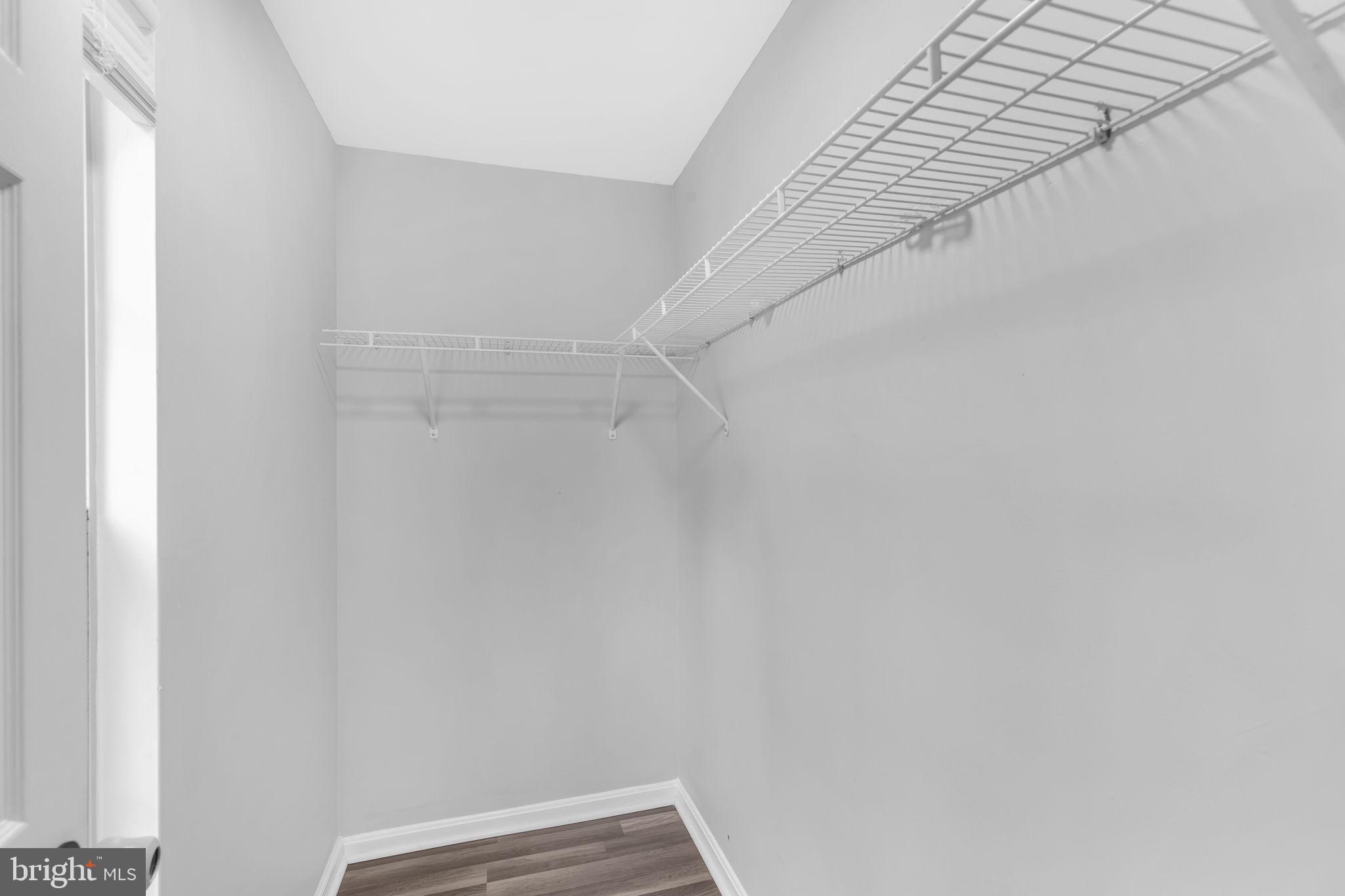 CROMWELL FOUNTAIN - Residential