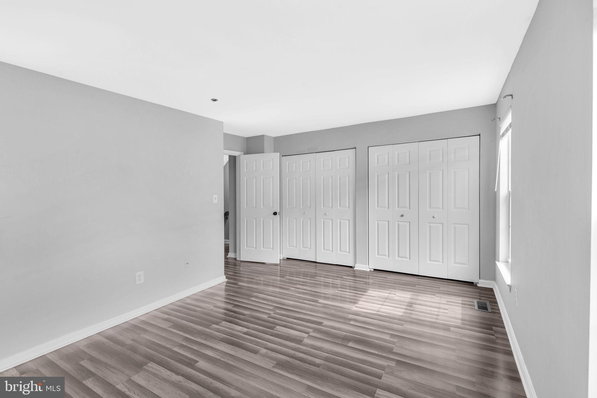 CROMWELL FOUNTAIN - Residential