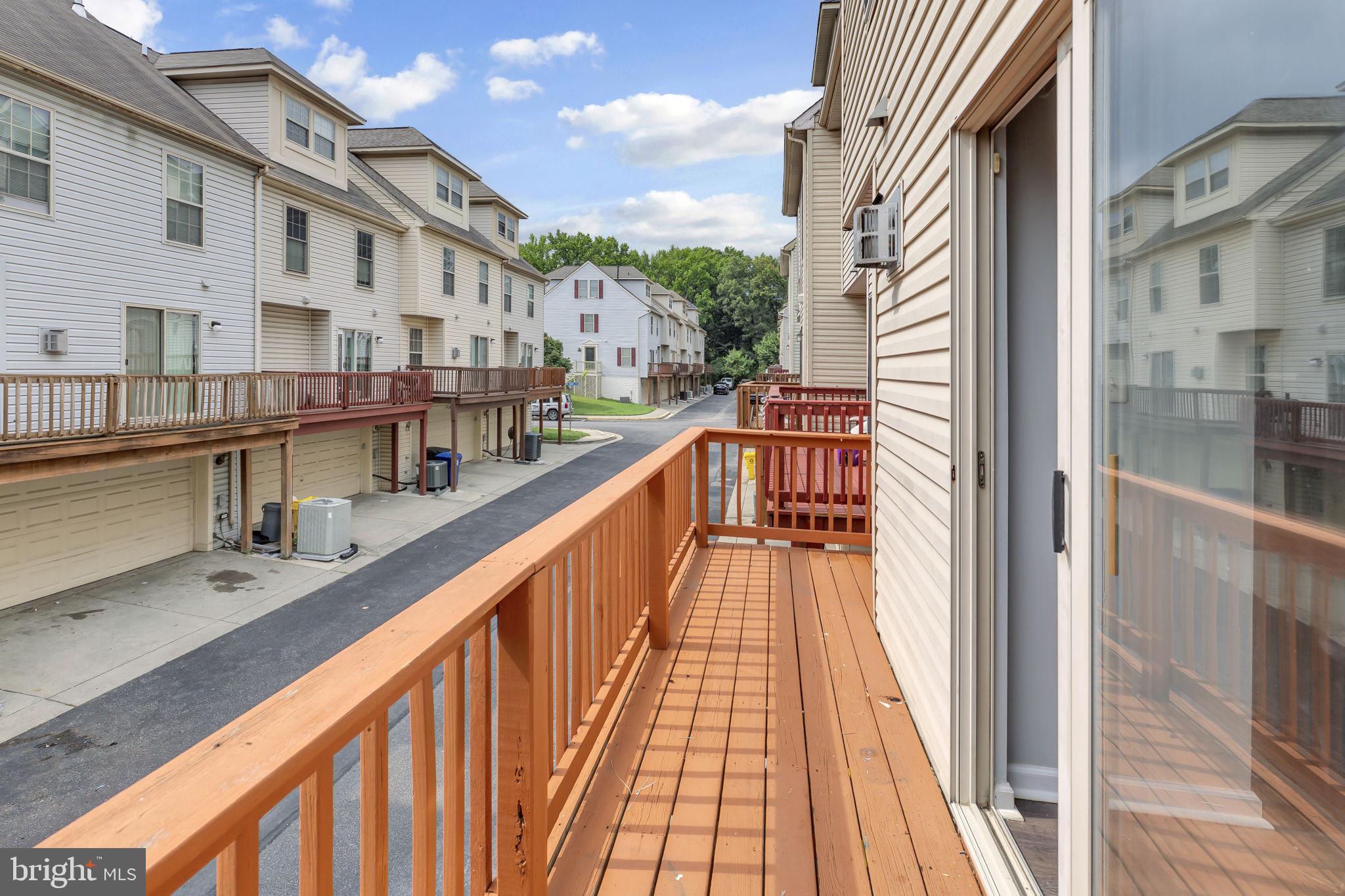 CROMWELL FOUNTAIN - Residential