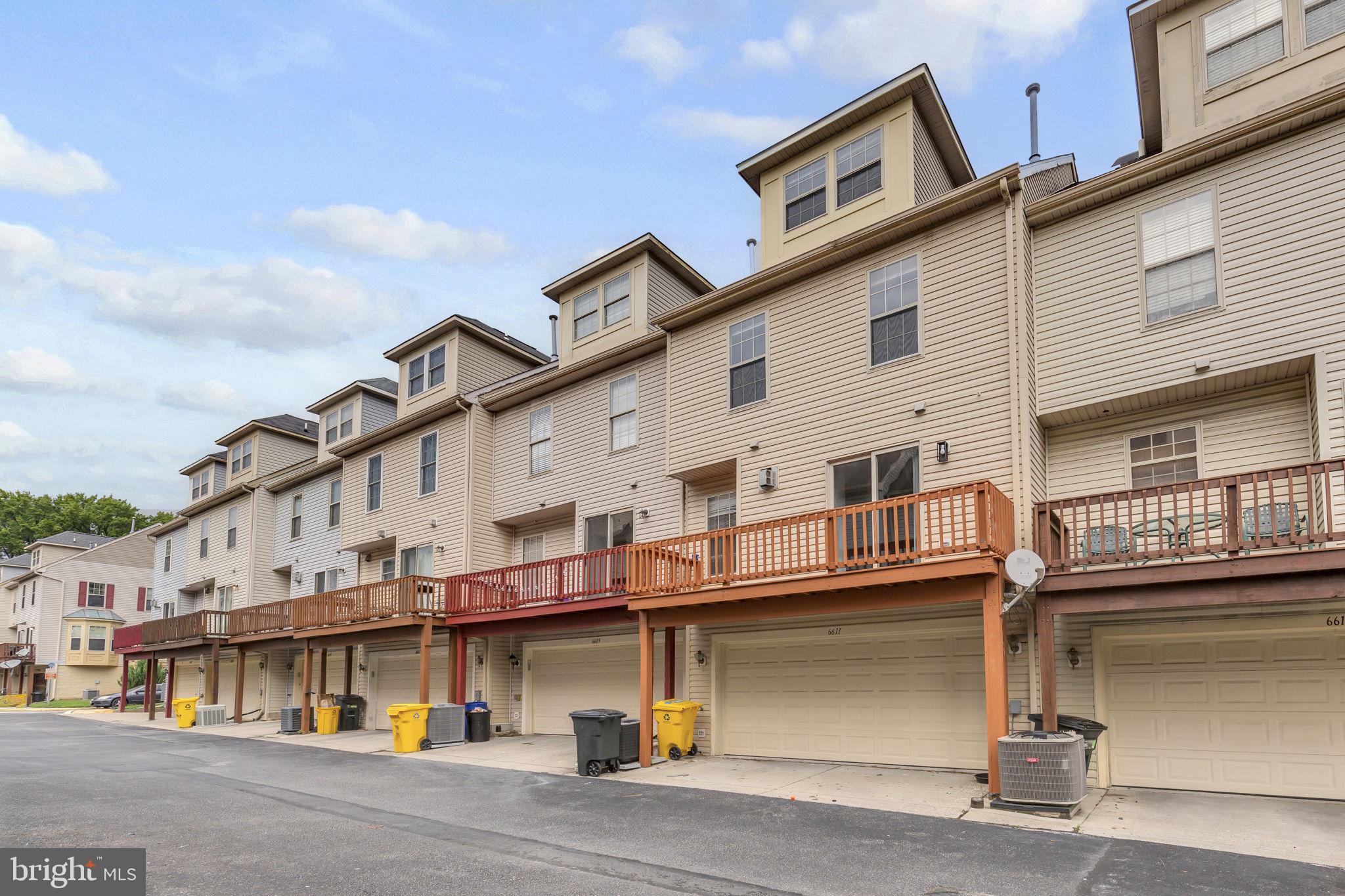 CROMWELL FOUNTAIN - Residential