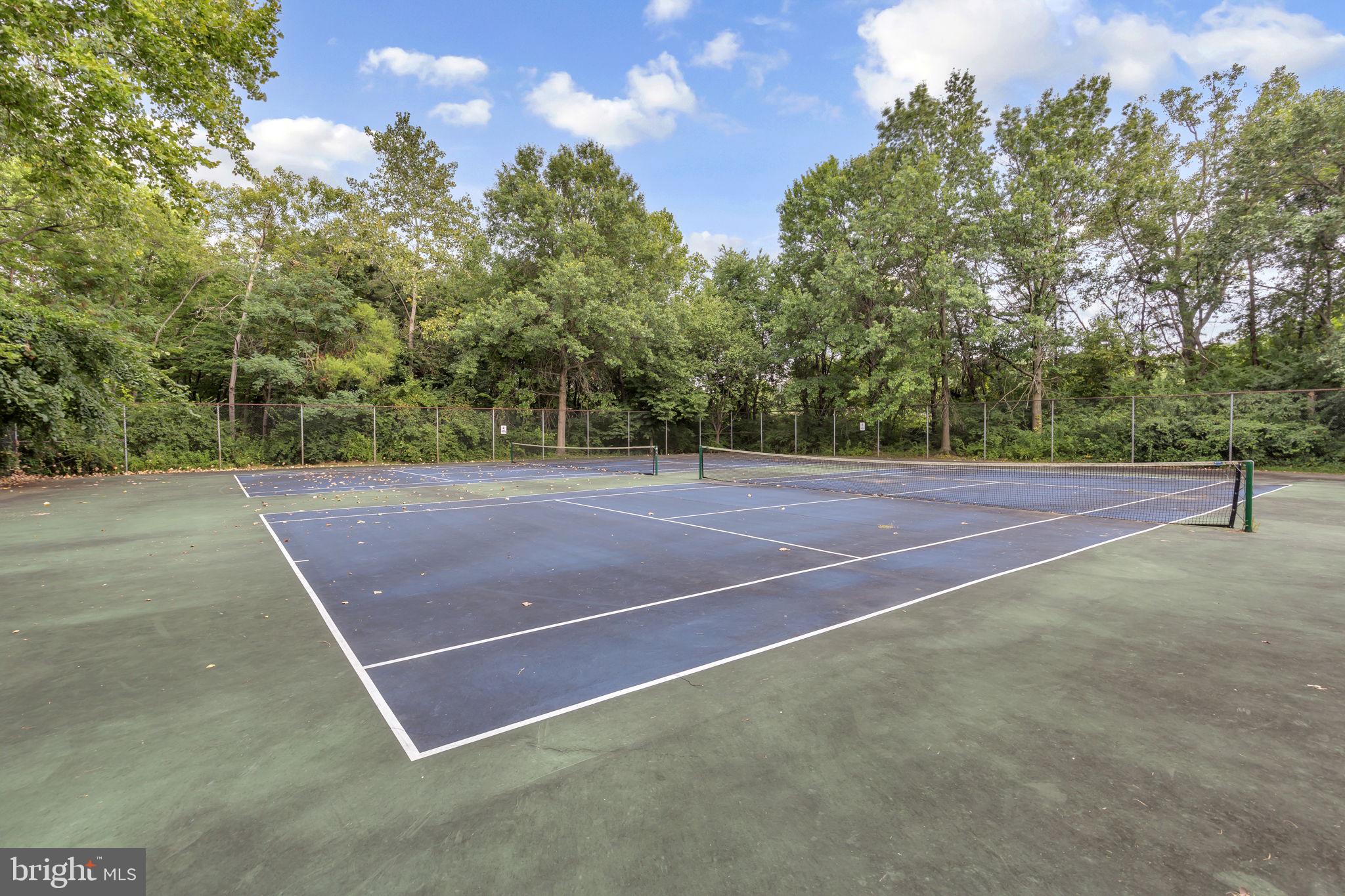 CROMWELL FOUNTAIN - Residential