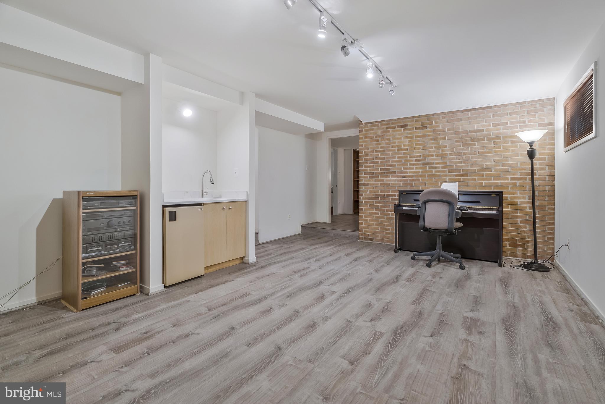 MERRYELLE ACRES - Residential