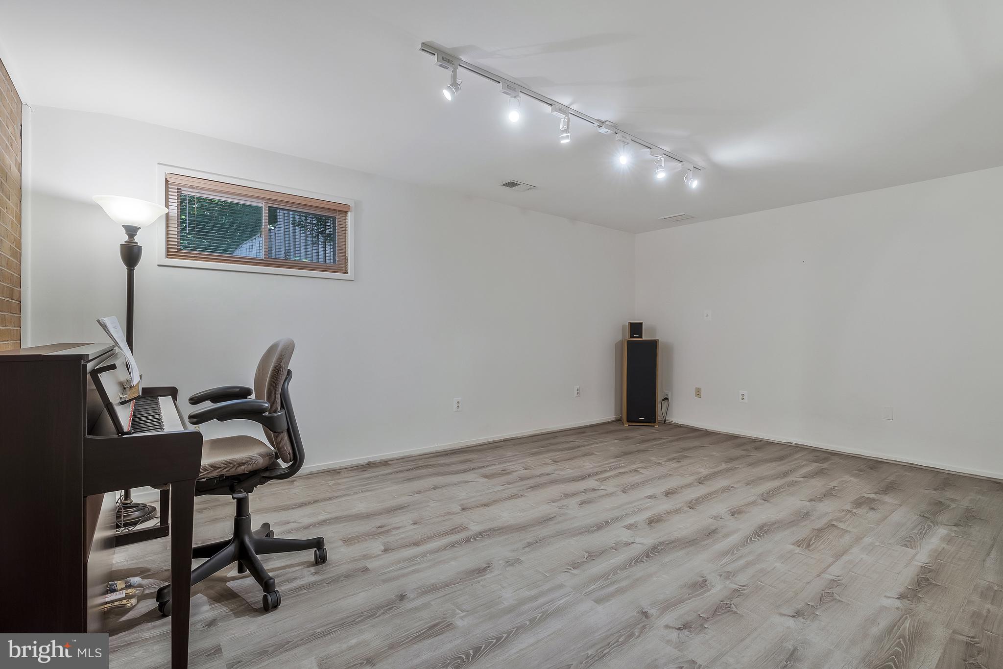 MERRYELLE ACRES - Residential