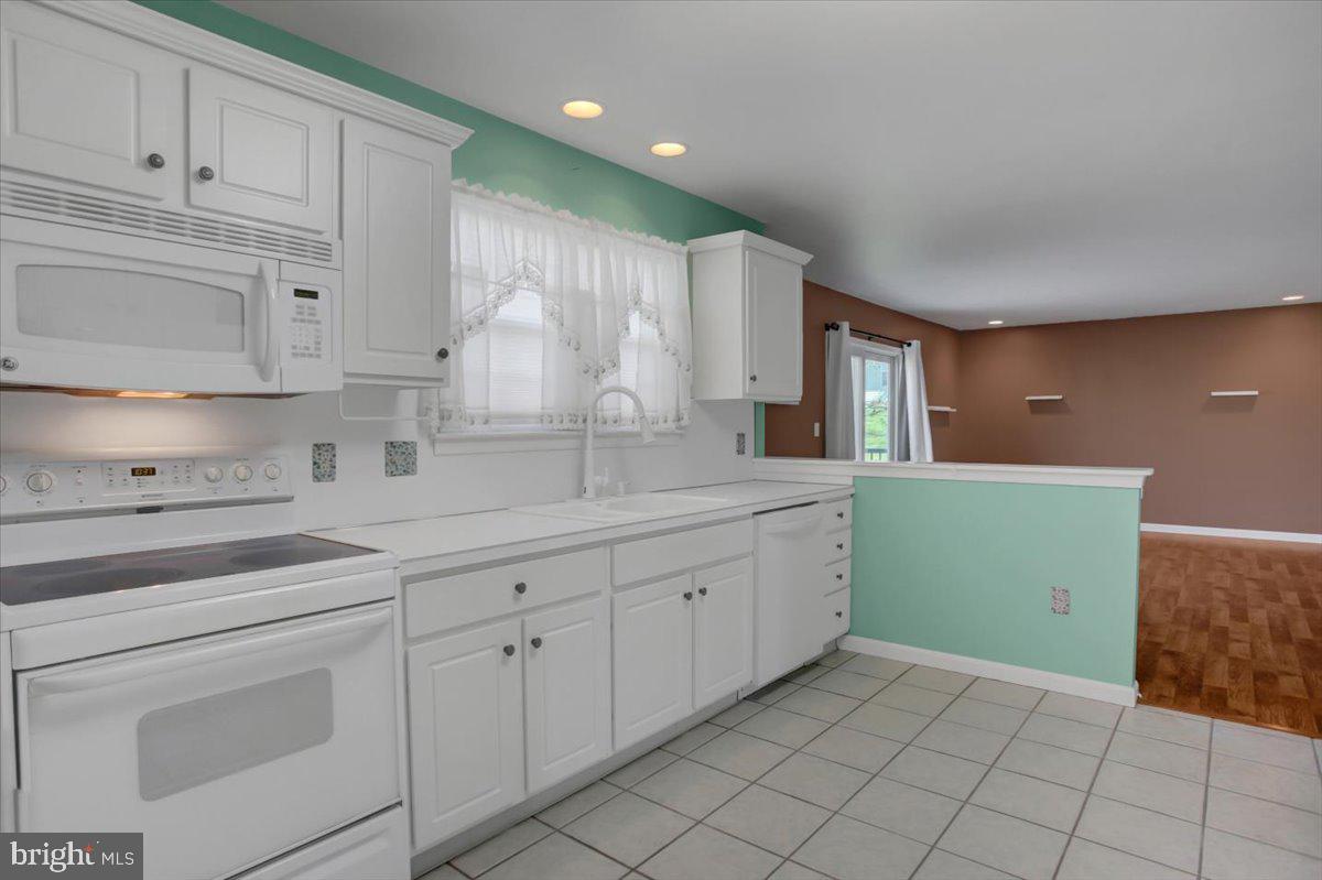 SOUTH MOUNTAIN ESTATES - Residential