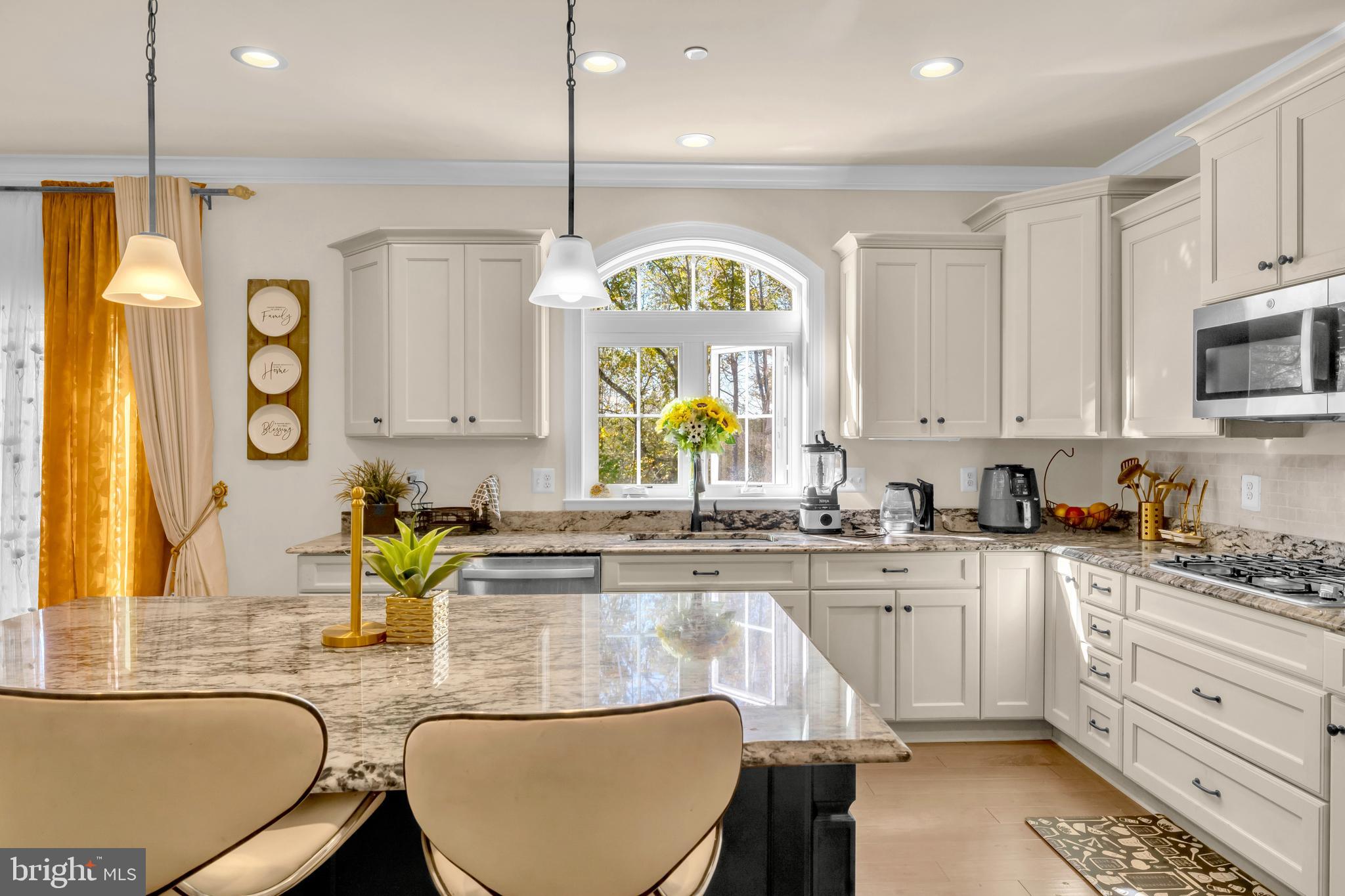 8090 WELCOME ORCHARD PLACE