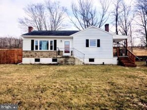 Homes For Sale - 10314 Hyndman Road Rd<br/> Bedford County, MANNS CHOICE, PA 15550
