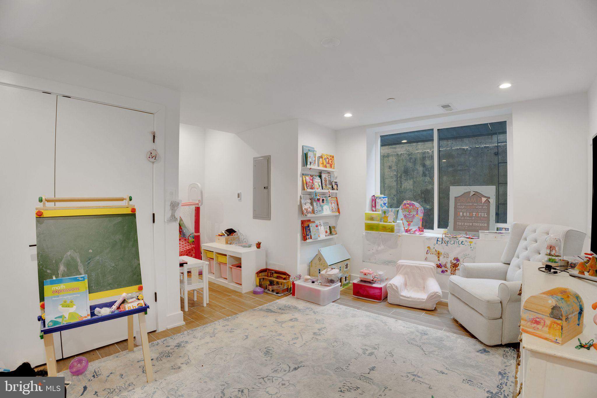 GRADUATE HOSPITAL - Residential Lease