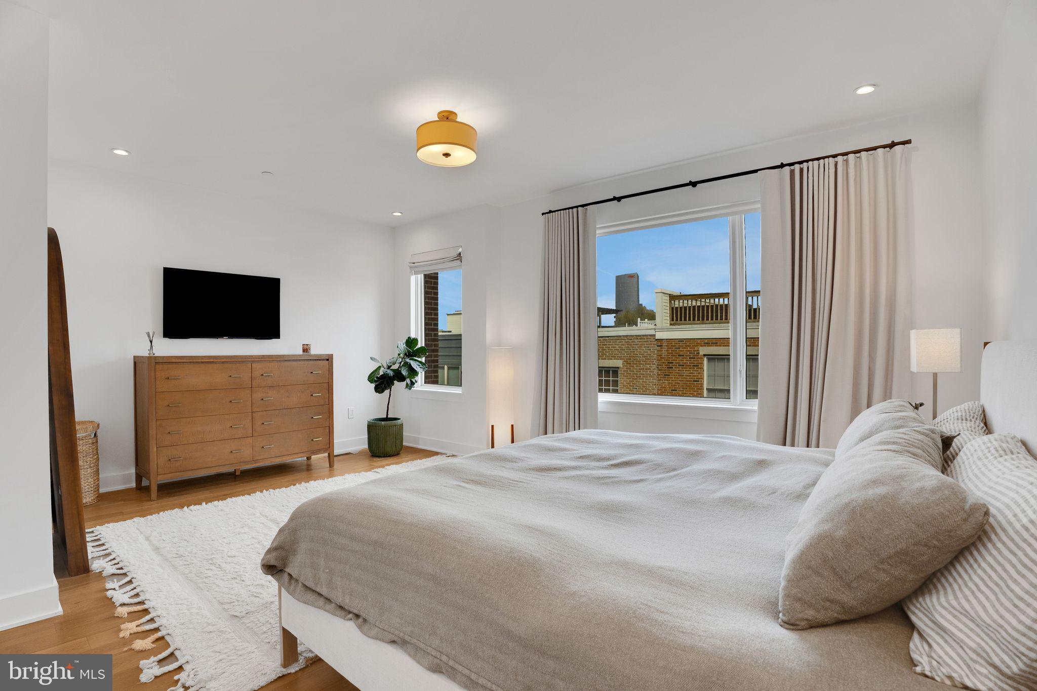 GRADUATE HOSPITAL - Residential Lease