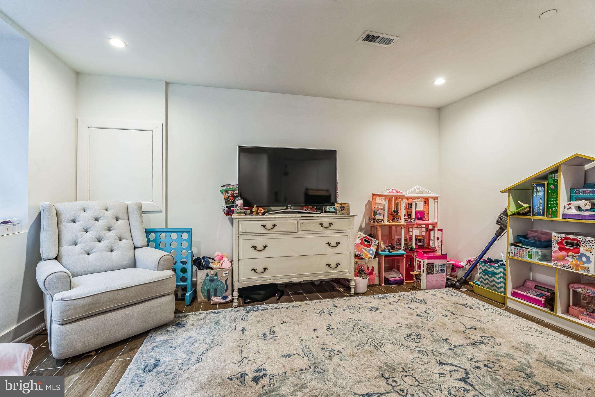 GRADUATE HOSPITAL - Residential Lease