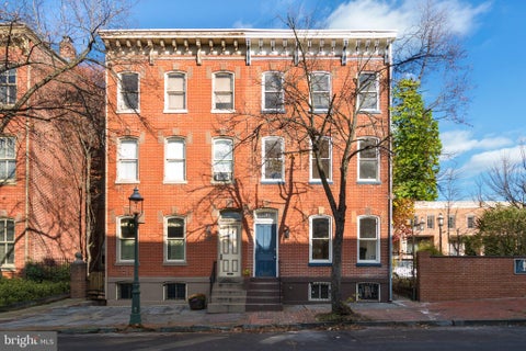Townhouse For Sale - 156 Mercer Street<br/> TRENTON, NJ 08611