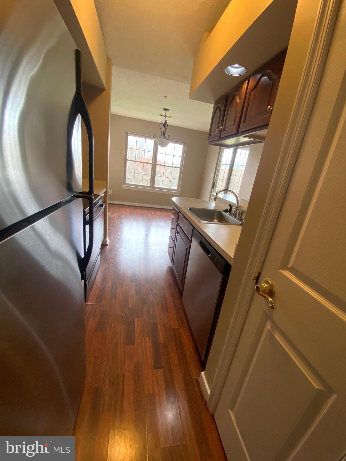 THE POND - Residential Lease