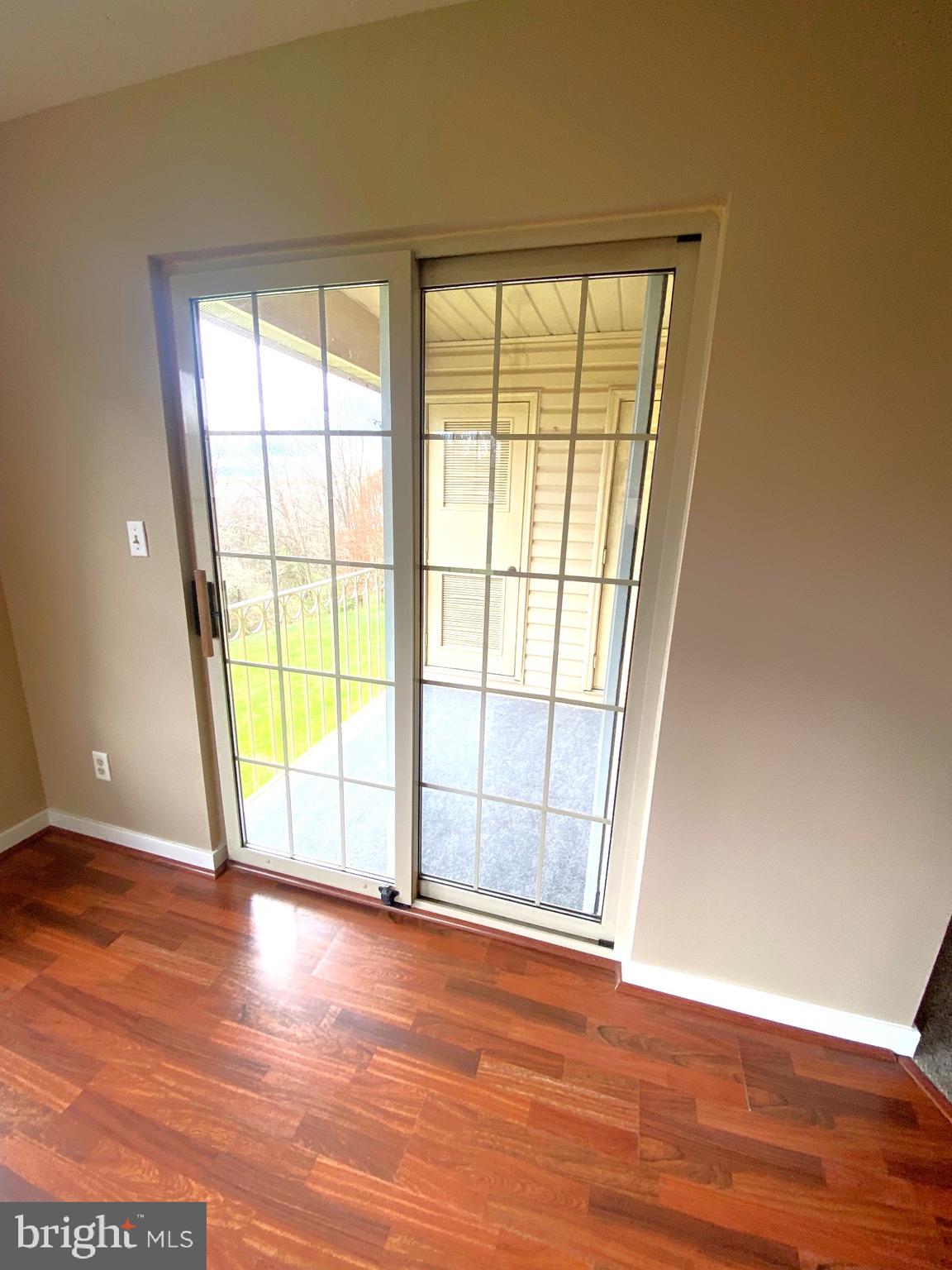 THE POND - Residential Lease