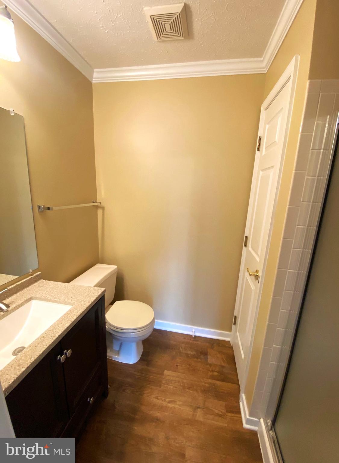 THE POND - Residential Lease