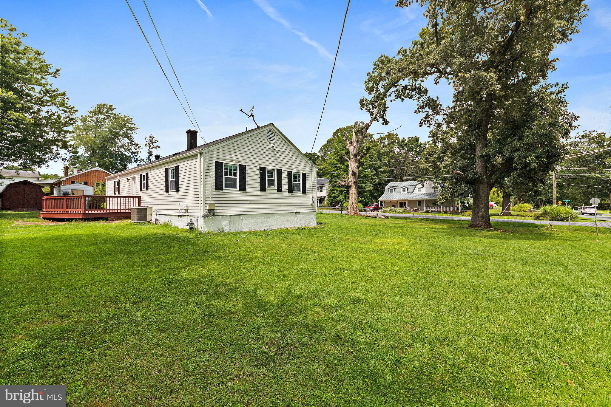 YORKSHIRE VILLAGE - Residential