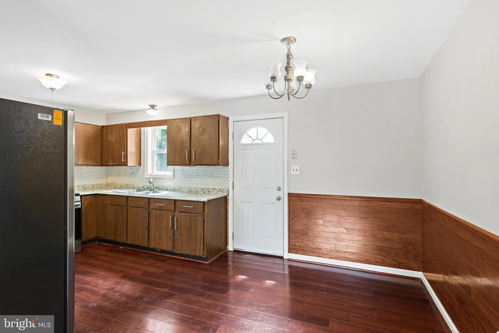 YORKSHIRE VILLAGE - Residential