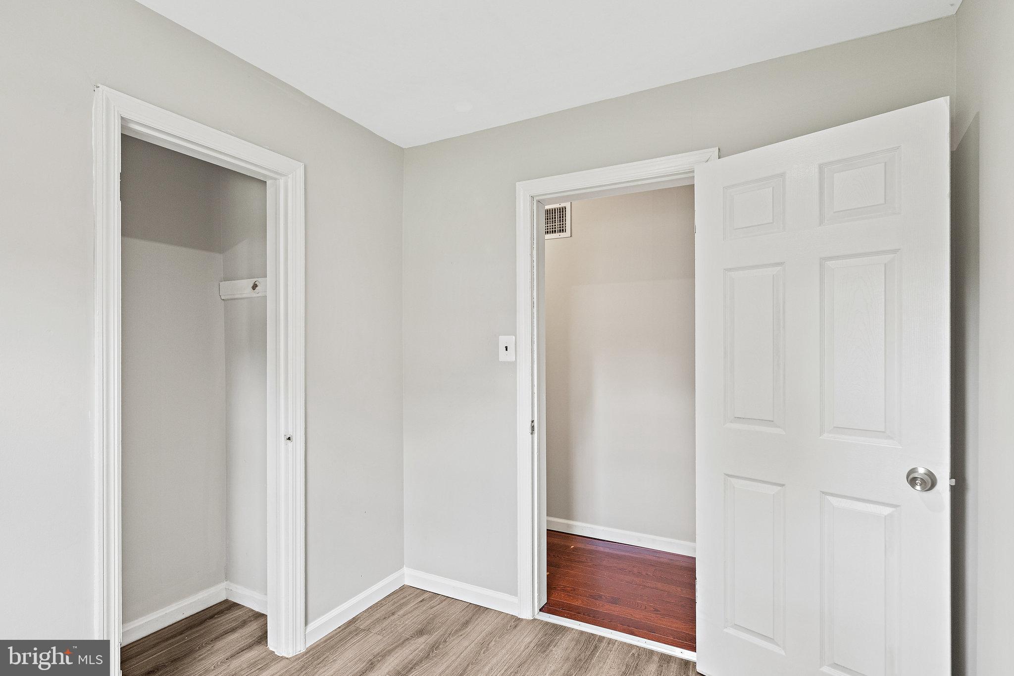 YORKSHIRE VILLAGE - Residential