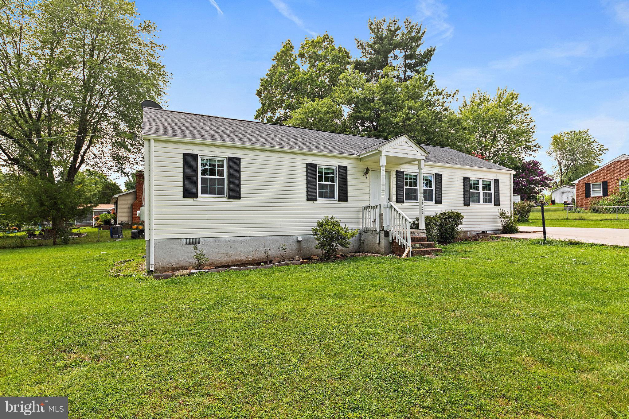 YORKSHIRE VILLAGE - Residential