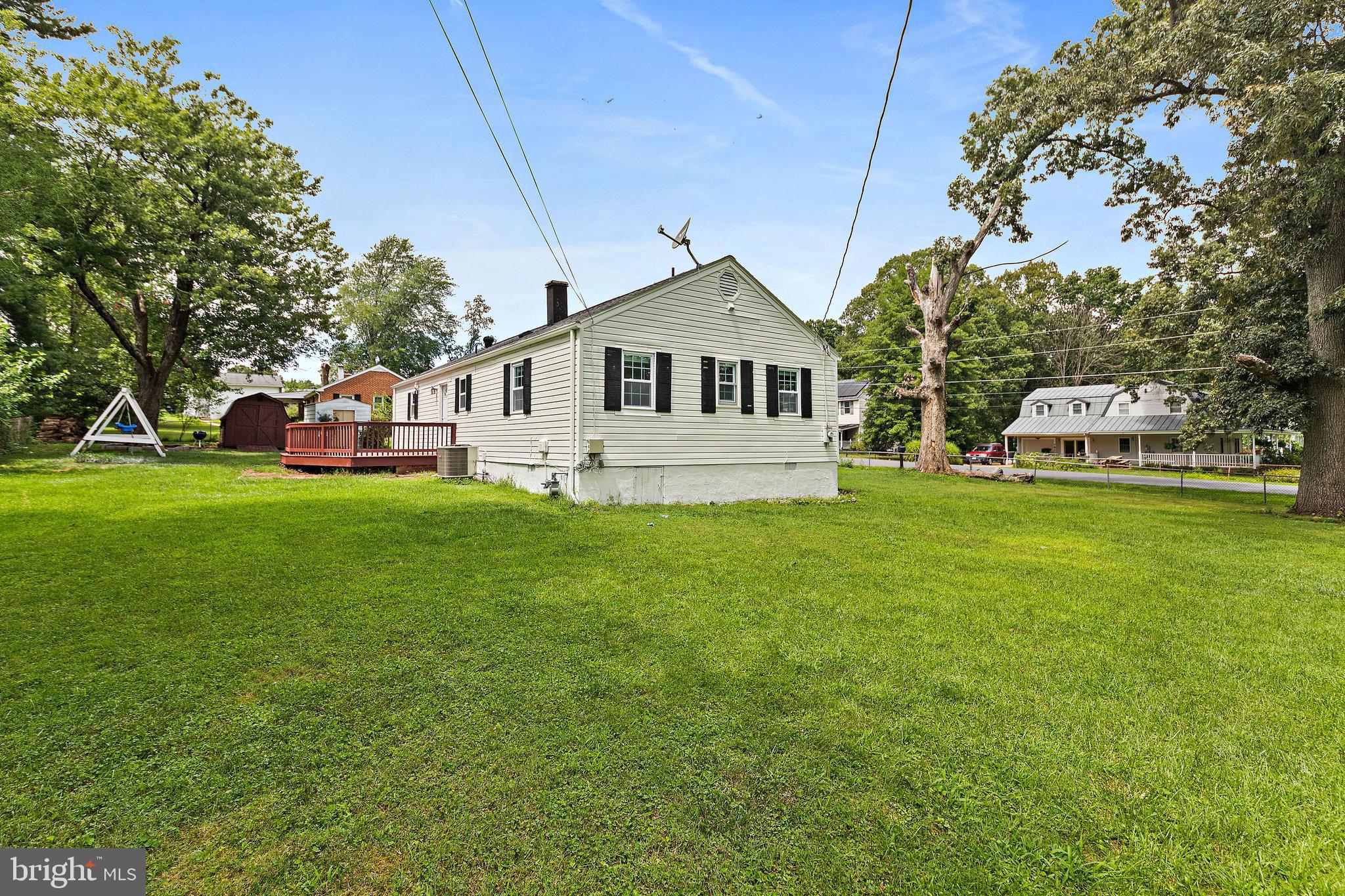 YORKSHIRE VILLAGE - Residential