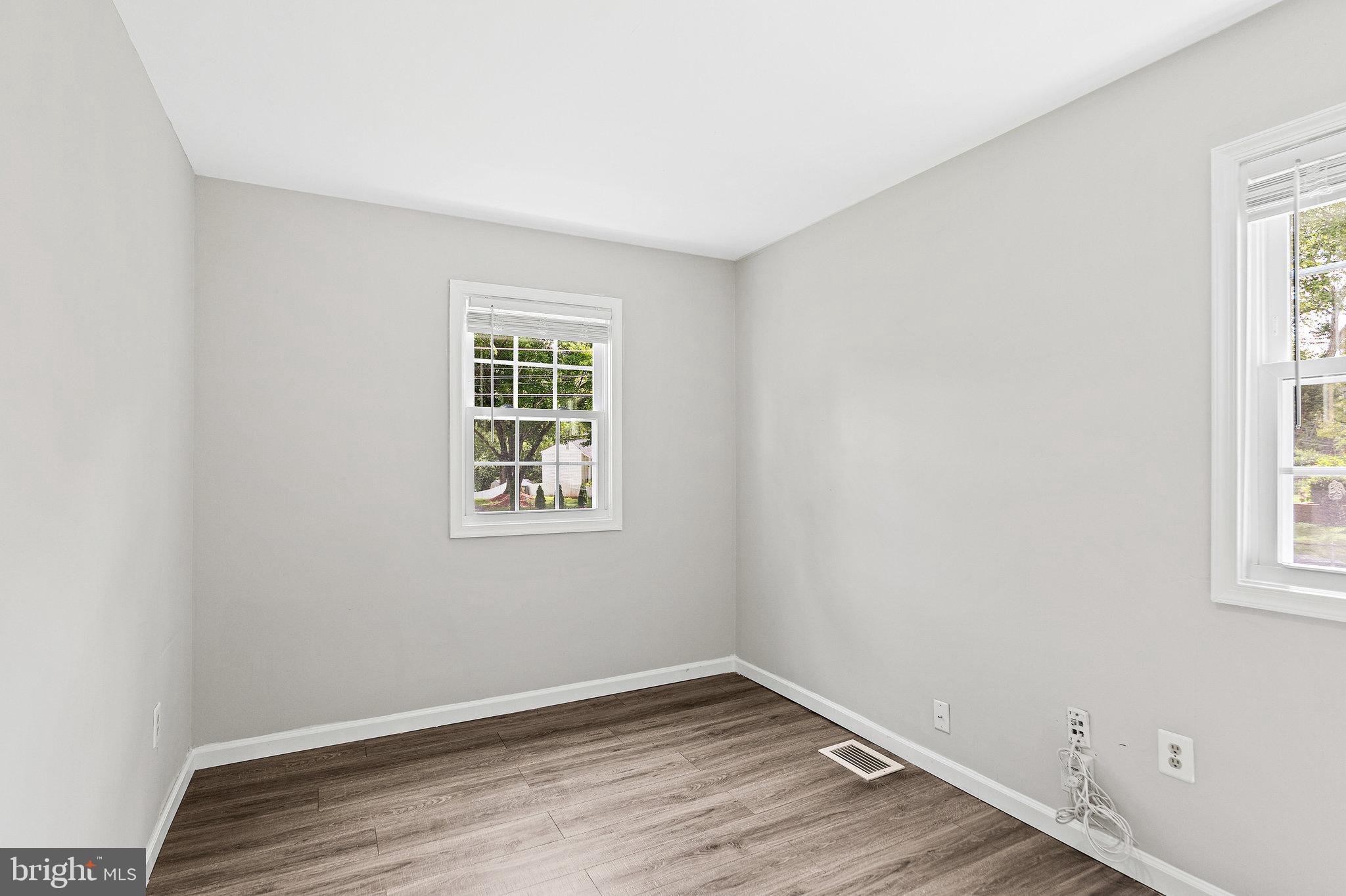 YORKSHIRE VILLAGE - Residential