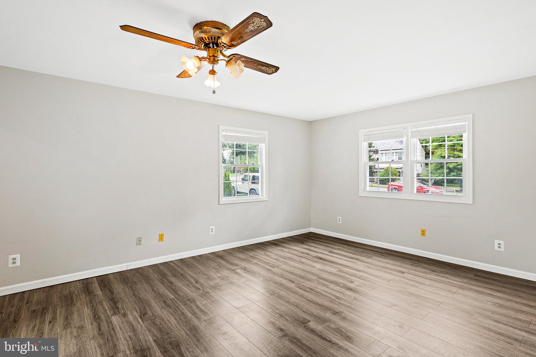 YORKSHIRE VILLAGE - Residential