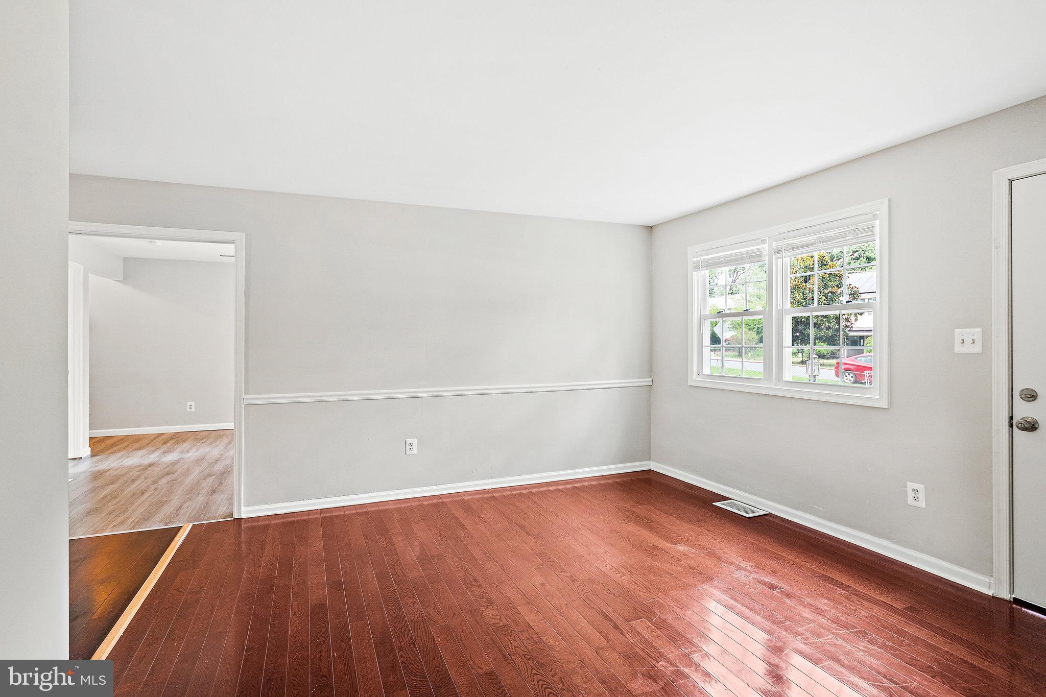 YORKSHIRE VILLAGE - Residential